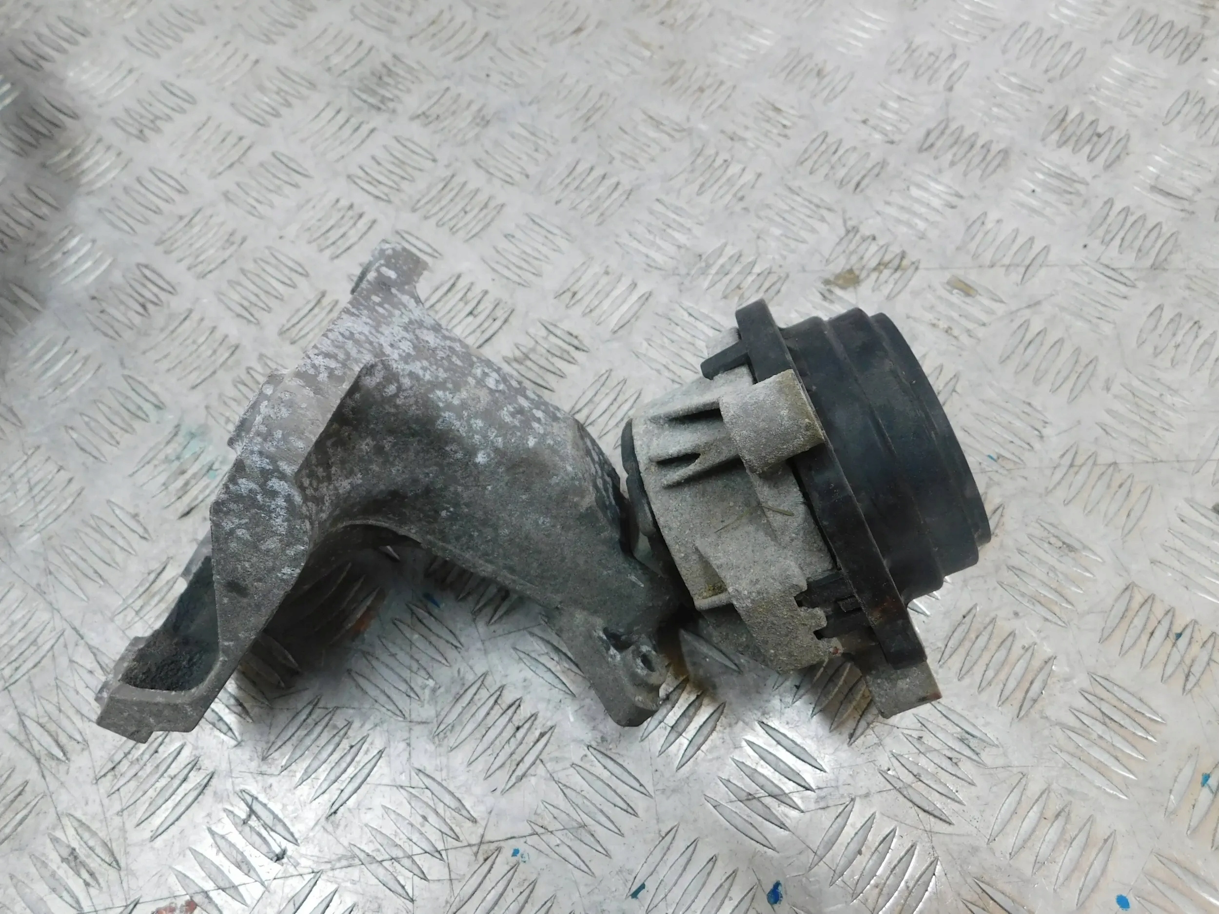 SILENBLOK DRZIAK MOTORA BMW 1 F20 2.0 D 6855456-01