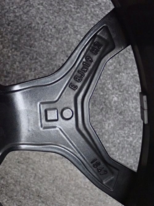 BMW X2 F39 8Jx19 ET47 5×112 HLINIKOVY DISK ELEKTRON