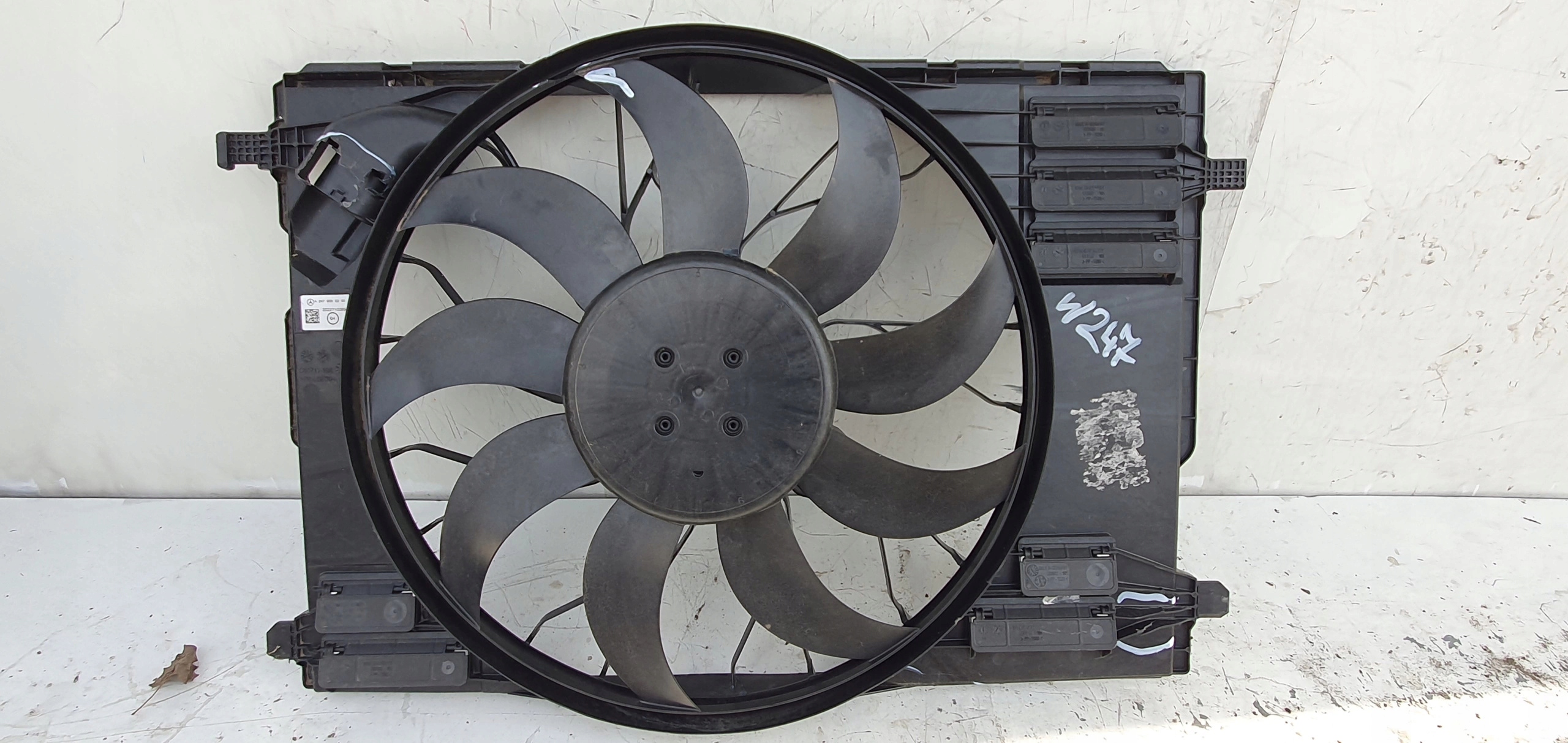 MERCEDES GLA W 247 W247 A2479060200 VENTILATOR
