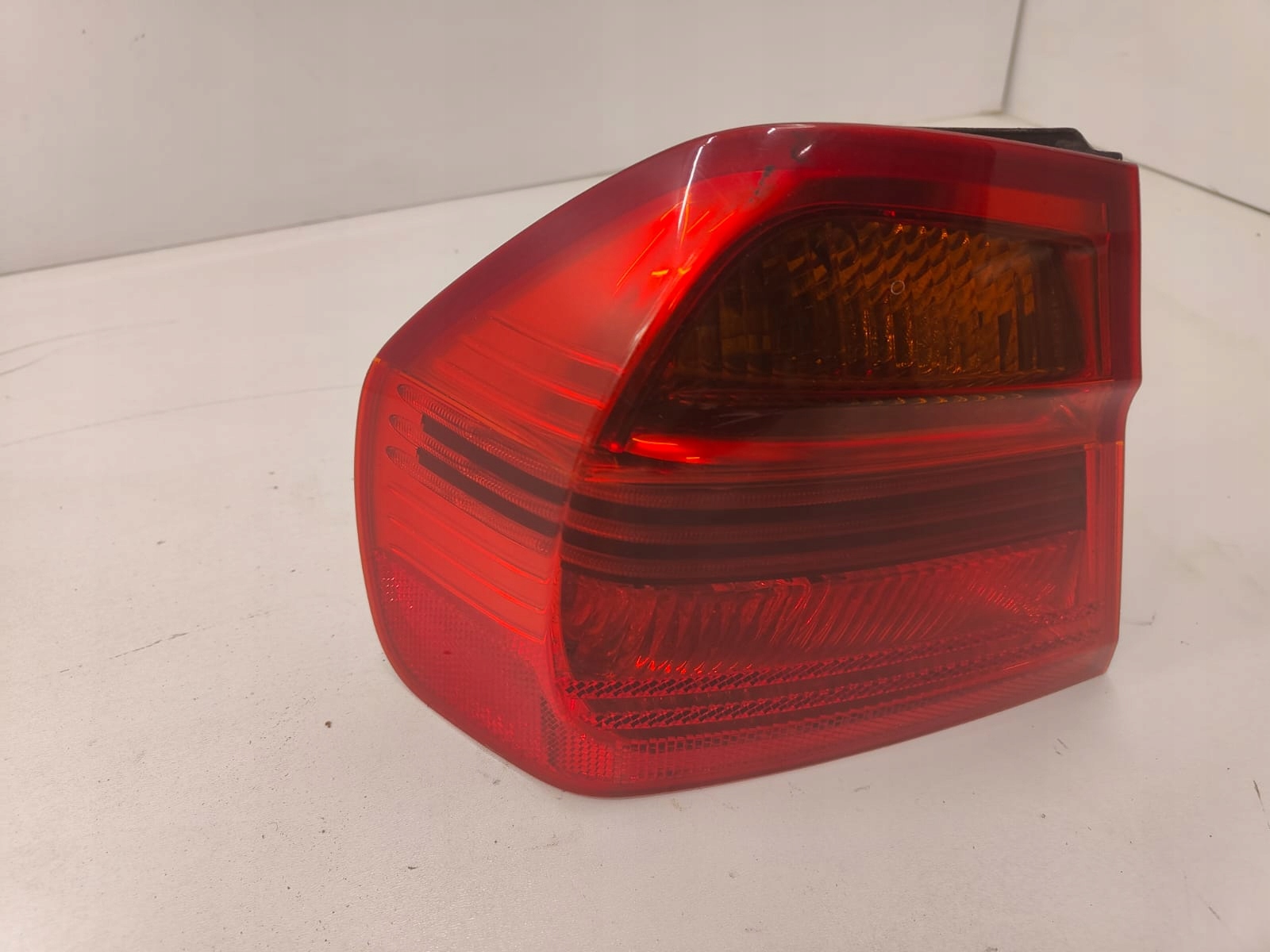 BMW e90 05-09 LAVE ZADNE SVETLO
