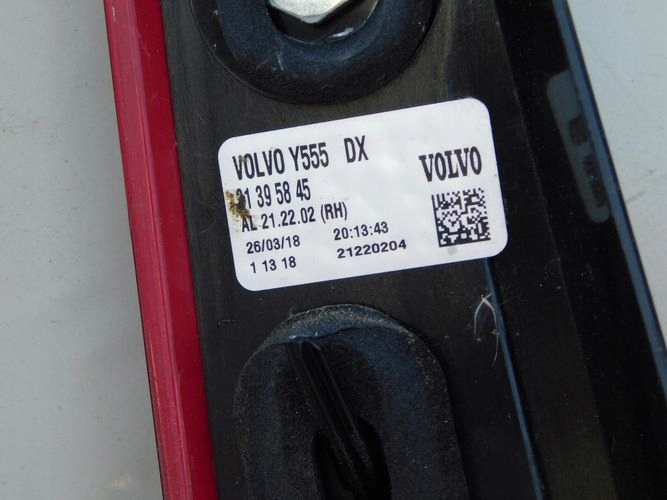 VOLVO V40 XC40 PRAVE ZADNE SVETLO