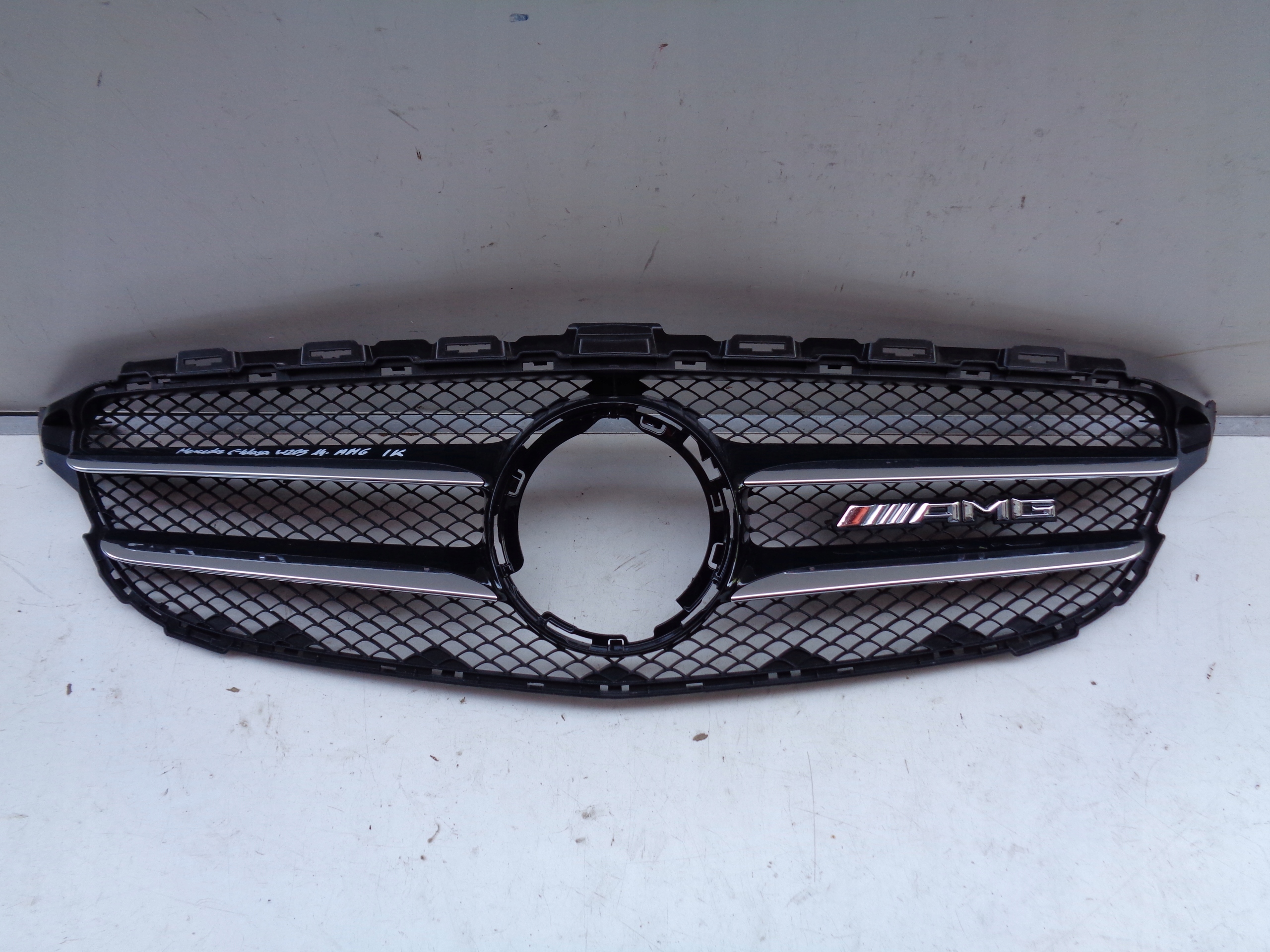 MRIEZKA LISTA MERCEDES C-KLASA W205 14- AMG