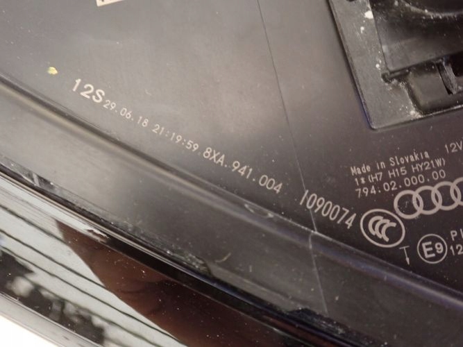 AUDI A1 LIFT 14- PRAVE PREDNE SVETLO 8XA941004