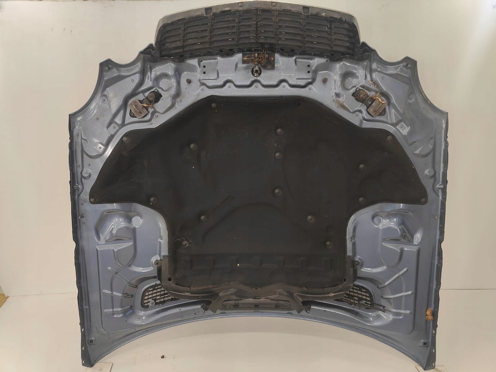 MERCEDES w211 02-09 PREDNÁ KAPOTA LIŠTA MRIEŽKA
