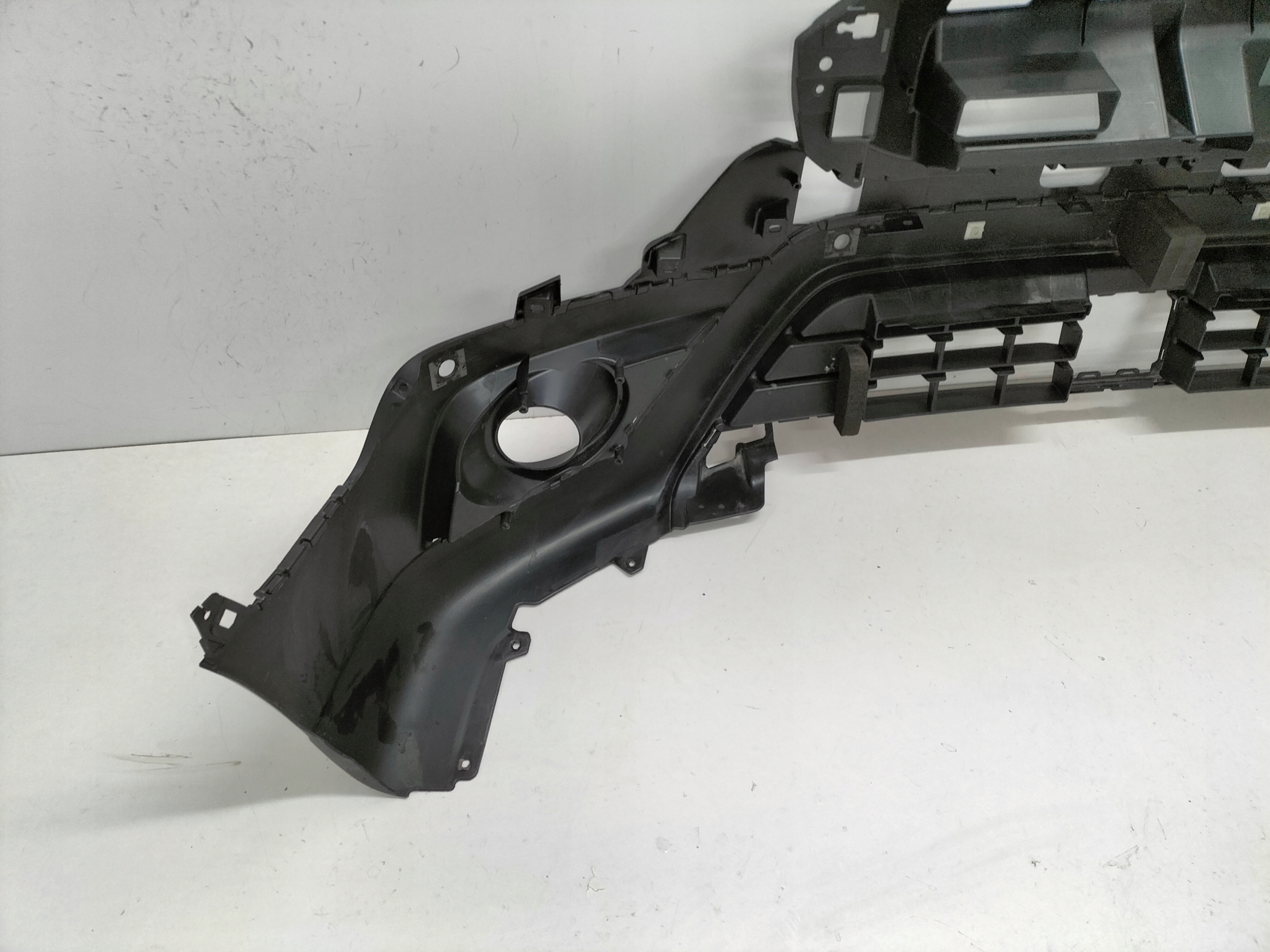 PREDNÝ NÁRAZNÍK SUZUKI SX4 S-CROSS LIFT 16-