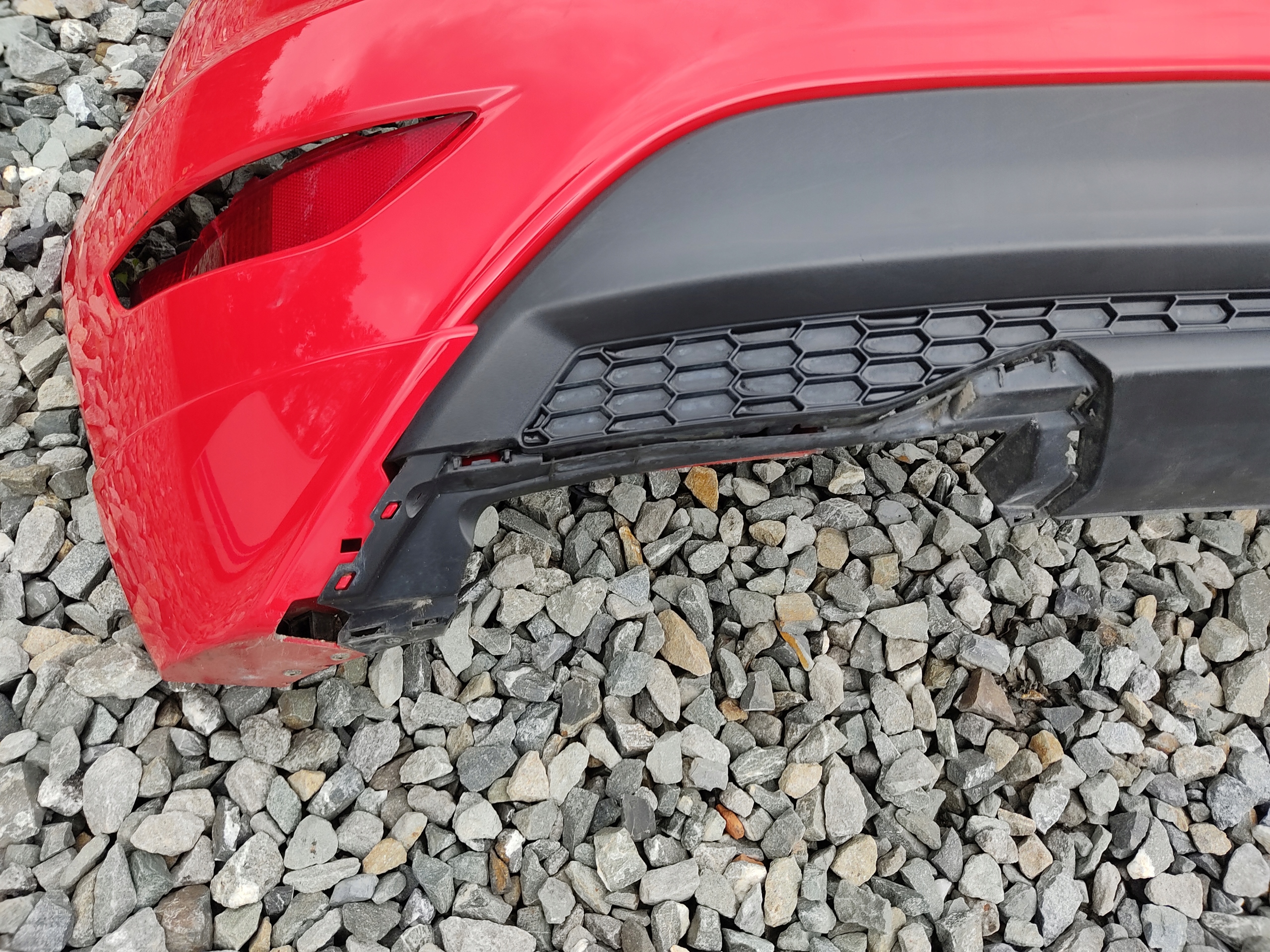 ZADNÝ NÁRAZNÍK FORD FIESTA MK7 VII ST-LINE ST 2012-2017 LIFT