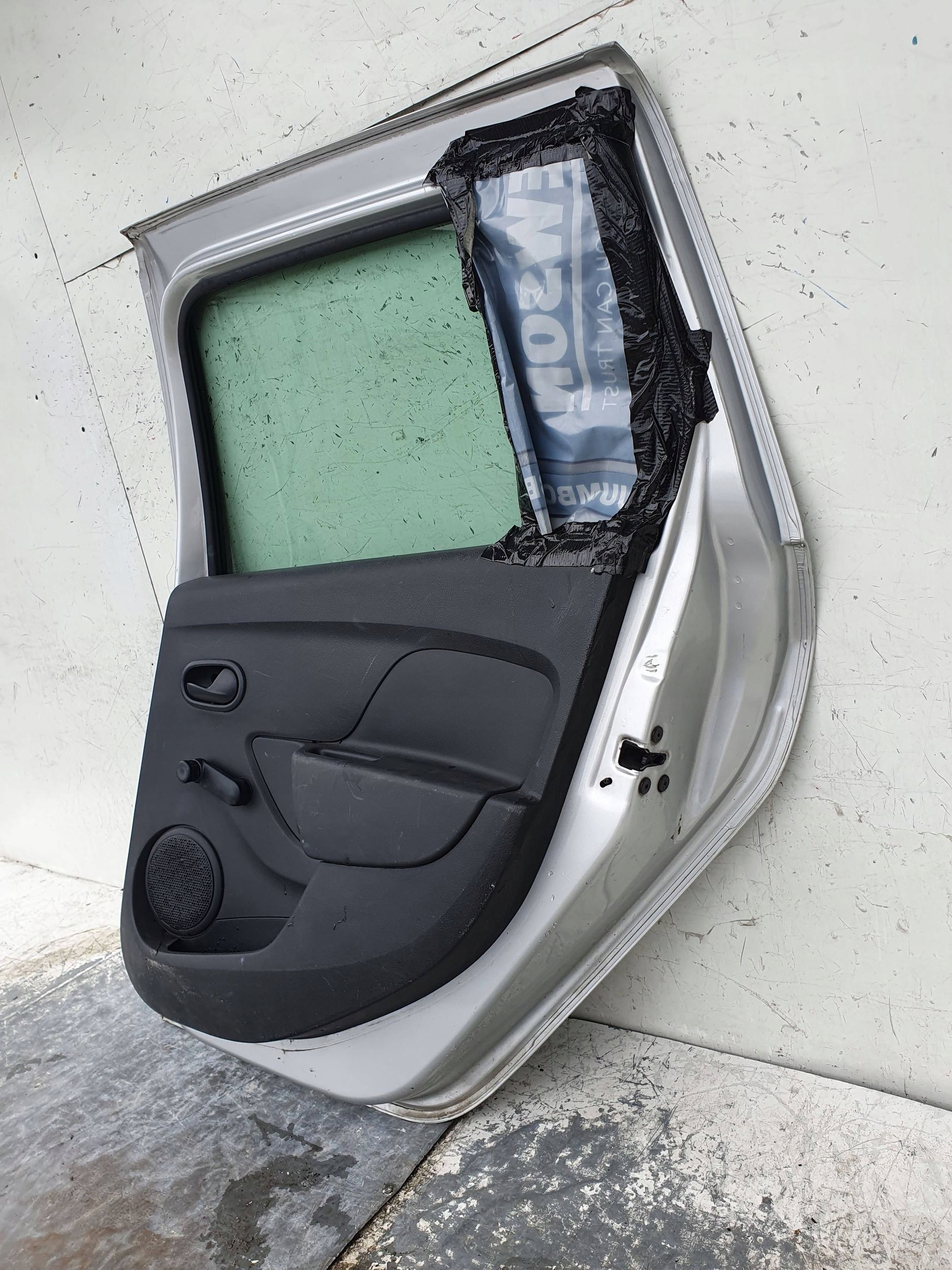 Dacia Logan II mcv kombi PRAVE ZADNE DVERE
