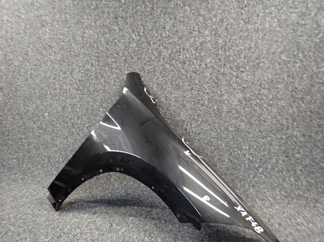 BMW X1 F48 15- PRAVY PREDNY BLATNIK