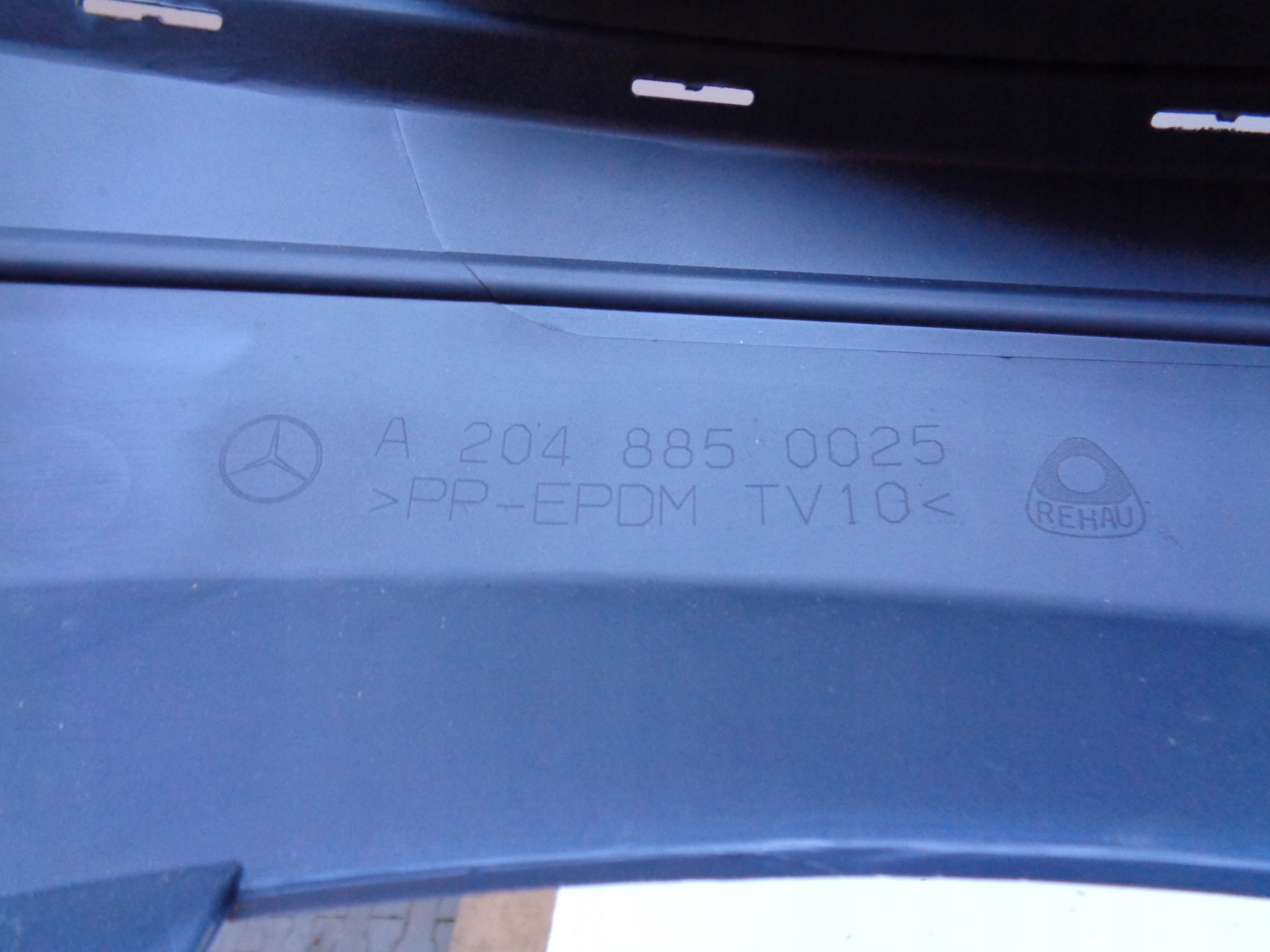 NOVÝ PREDNÝ NÁRAZNÍK MERCEDES C-KLASA W204 07-10 NR 37639