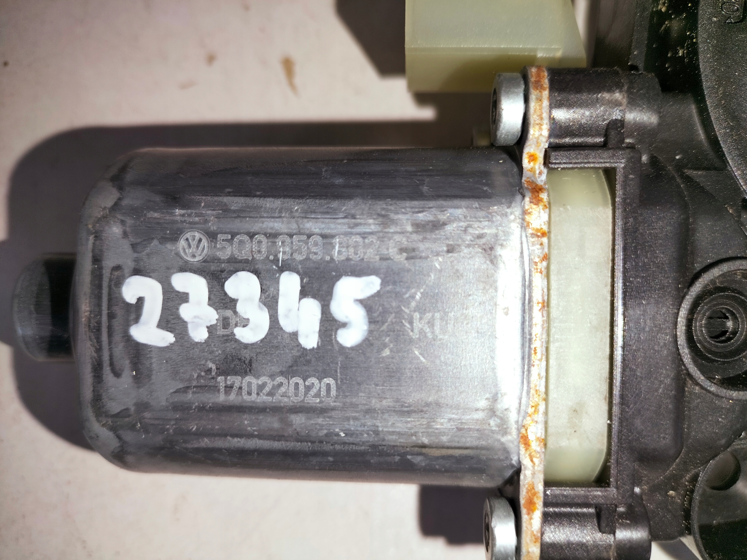PRAVY PREDNY MOTORCEK STAHOVANIA OKNA VW GOLF VII 12-
