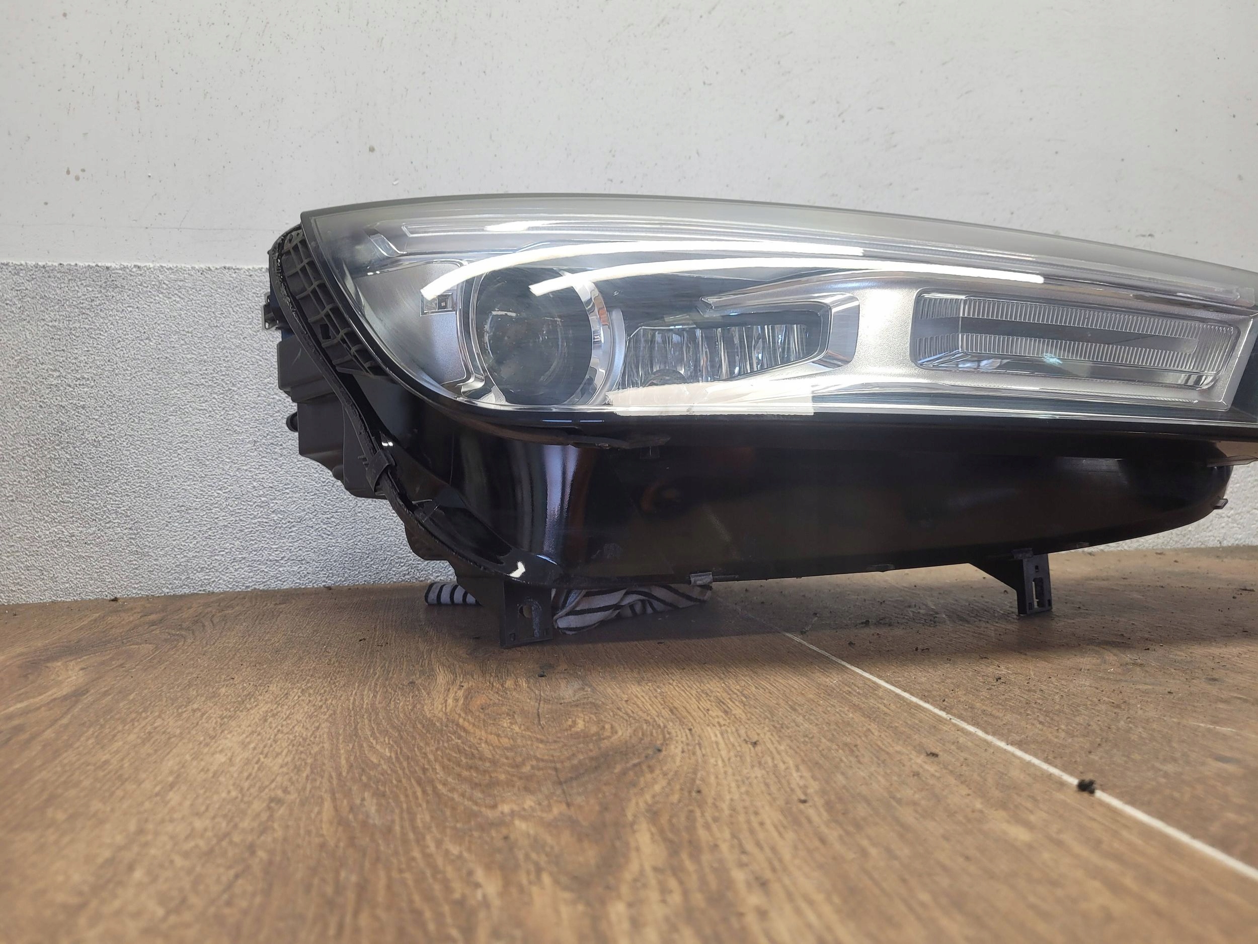 Audi Q5 80A 80A941006B PRAVÉ PREDNÉ SVETLO LED