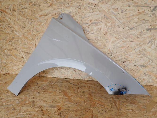 VW POLO 2G 17- PRAVY PREDNY BLATNIK