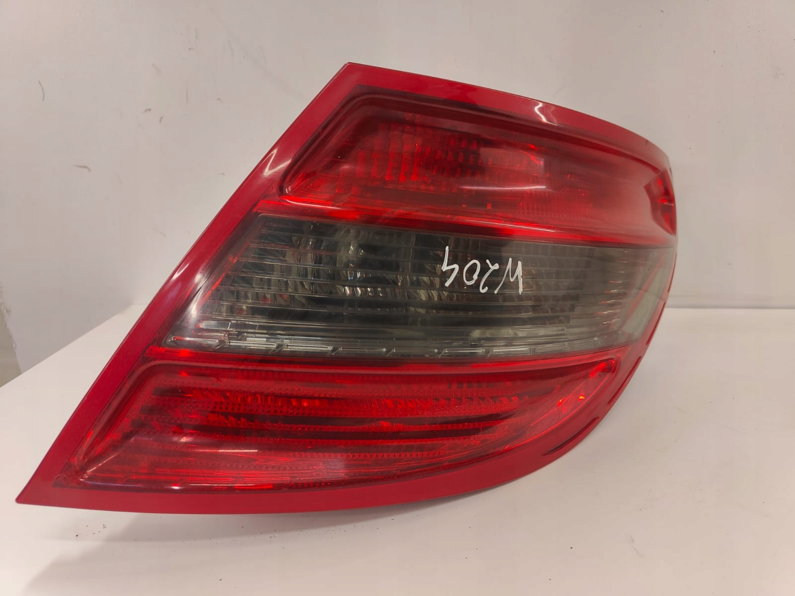 MERCEDES w204 07-10 2048203064 PRAVÉ ZADNÉ SVETLO