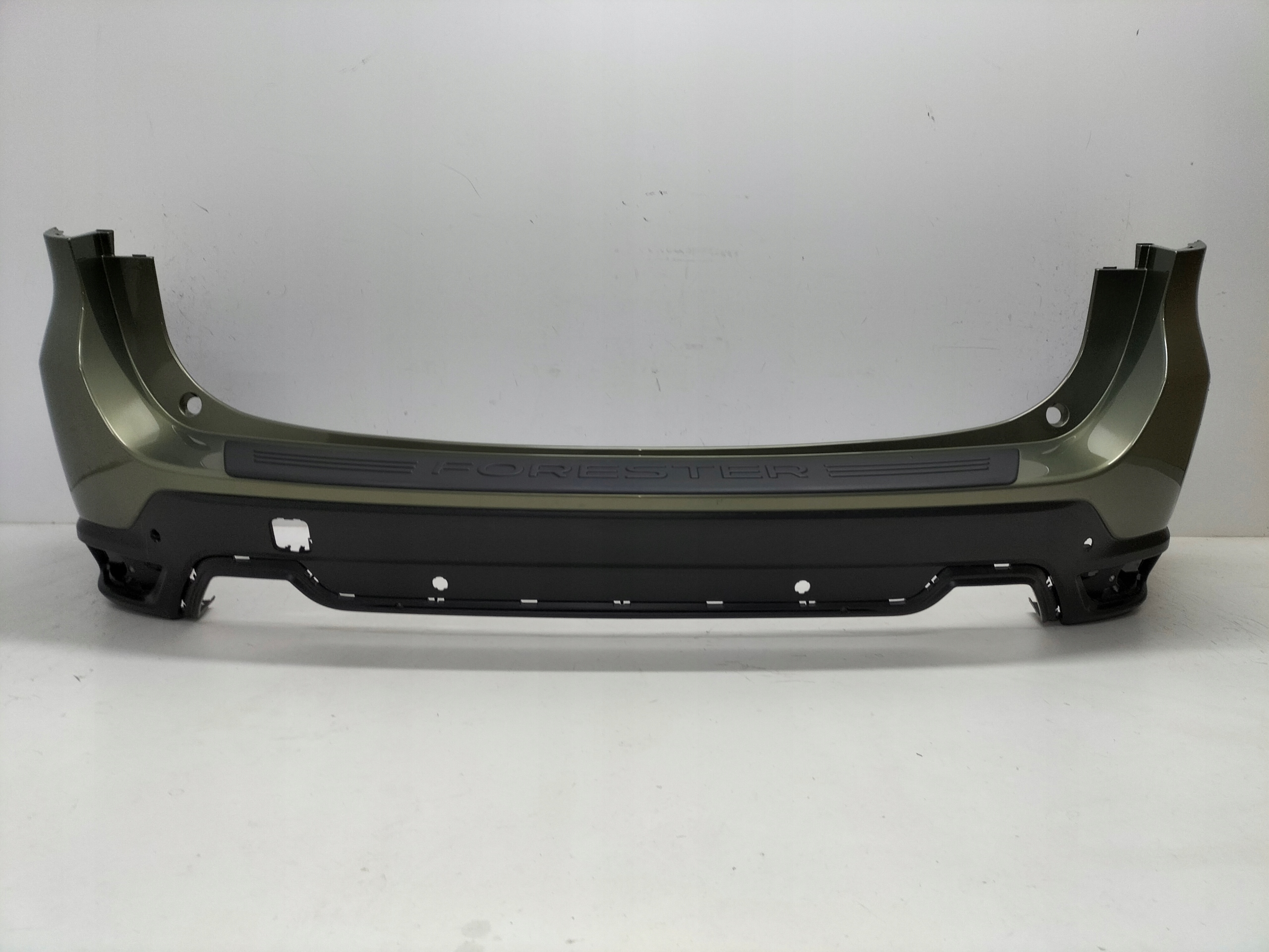 ZADNÝ NÁRAZNÍK SUBARU FORESTER 5 V 18-