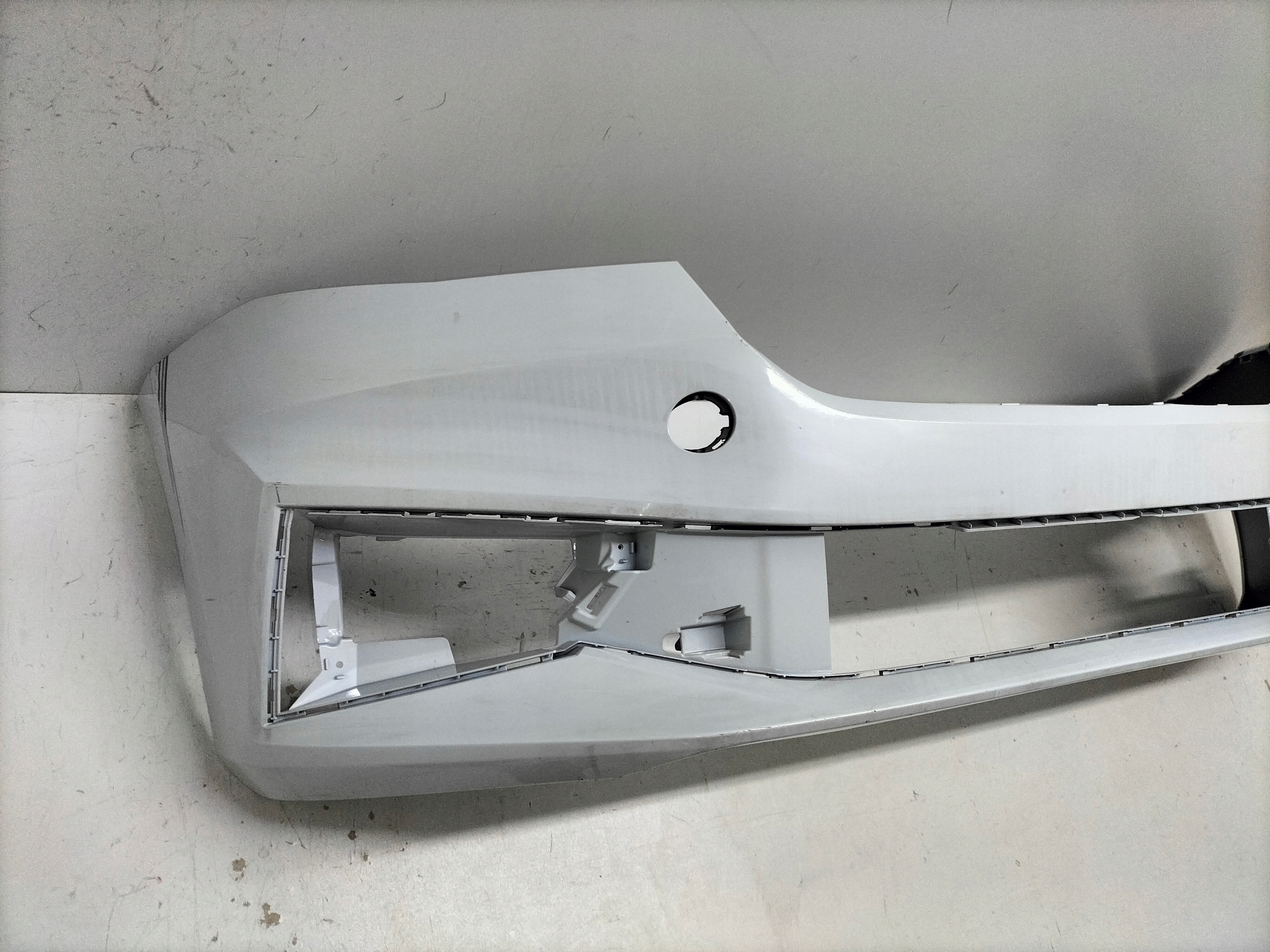 PREDNÝ NÁRAZNÍK SKODA FABIA 4 IV 21-