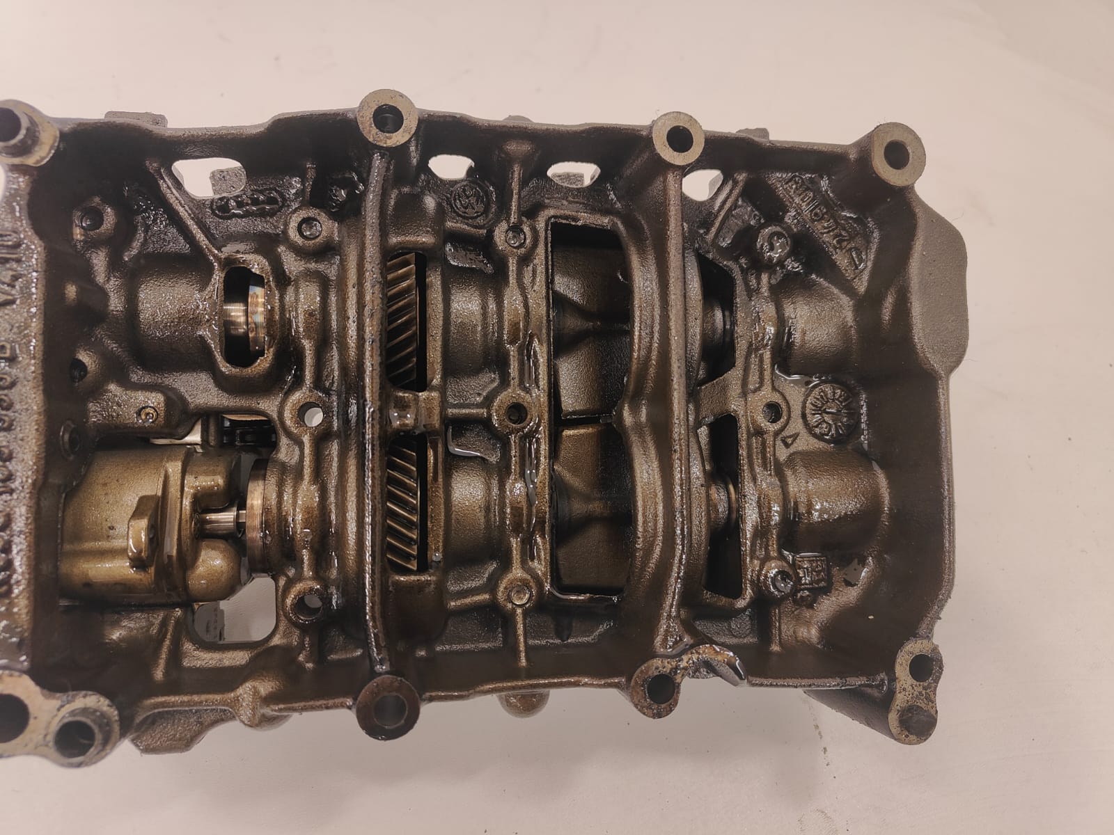 Audi 2.0tdi CAG OE 03G103535B 03G115105E OLEJOVÉ ČERPADLO