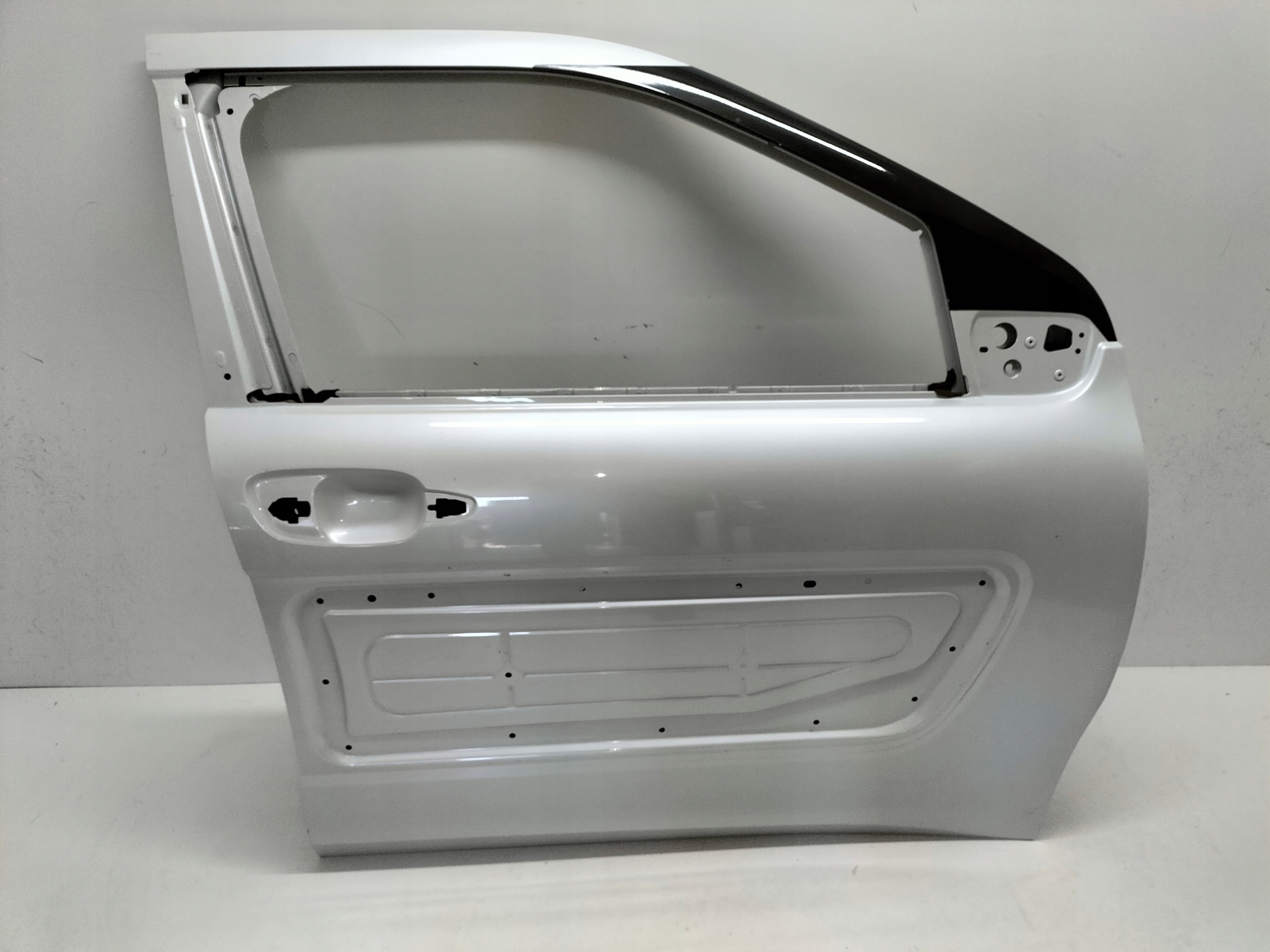 PRAVE PREDNE DVERE CITROEN C4 CACTUS 14-18