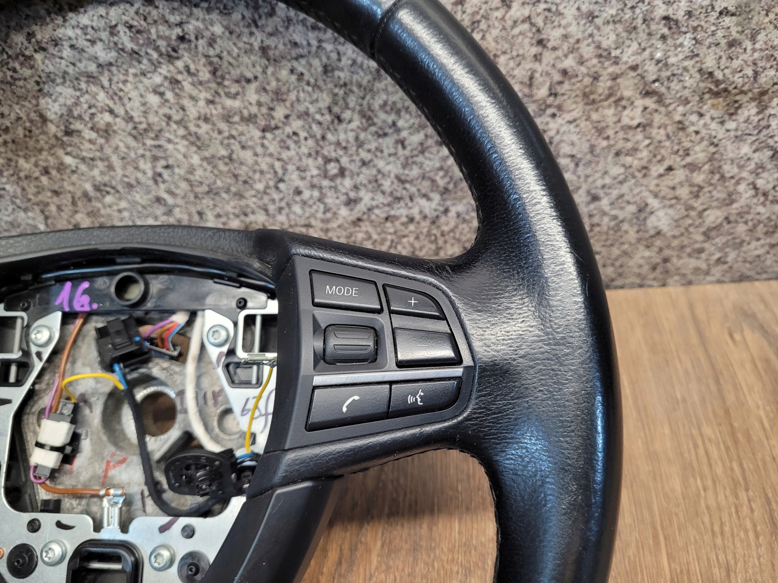 BMW 5 F10 F11 VOLANT MULTIFUNKCIA