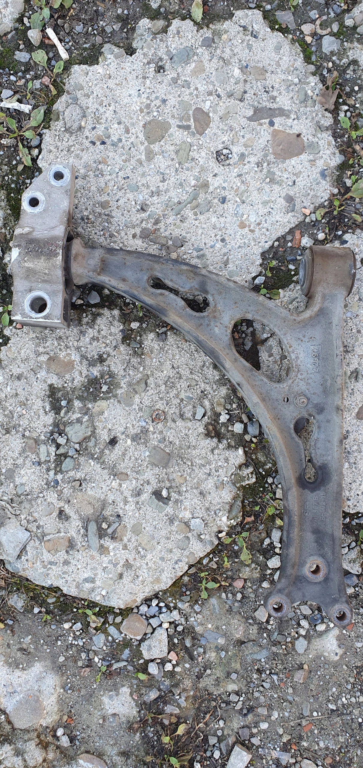 VW SCIROCCO ĽAVÉ PREDNÉ RAMENO 1K0407153G