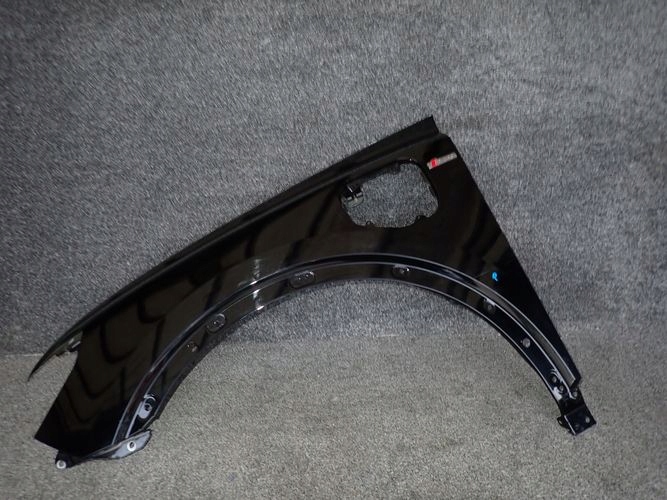 AUDI Q3 83A PLUG IN HYBRID 18- ĽAVÝ PREDNÝ BLATNÍK