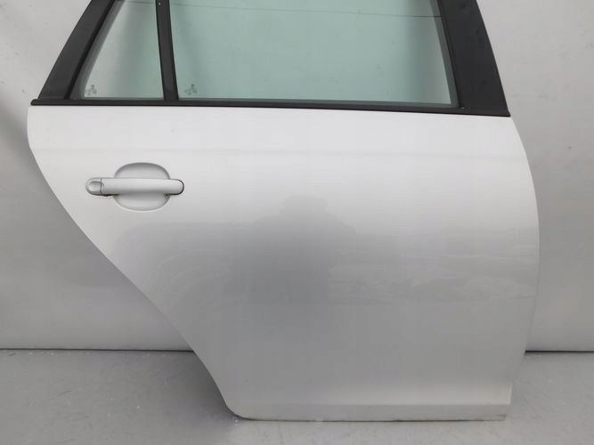 VW GOLF V VI KOMBI PRAVE PREDNE DVERE