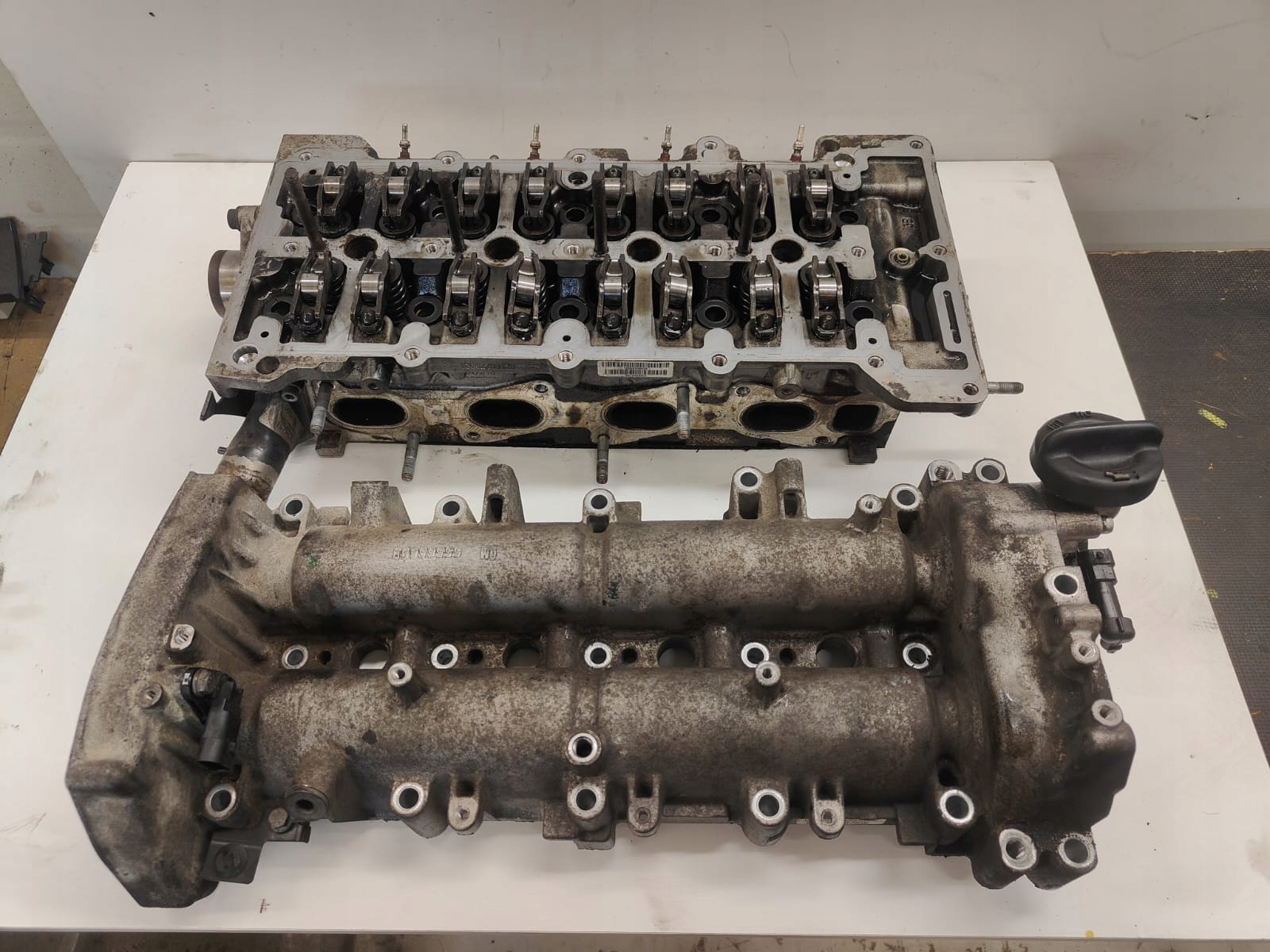 Opel insignia zafira 2.0 diesel 55571949 HLAVA KOMPLETNÁ S VAČKAMI