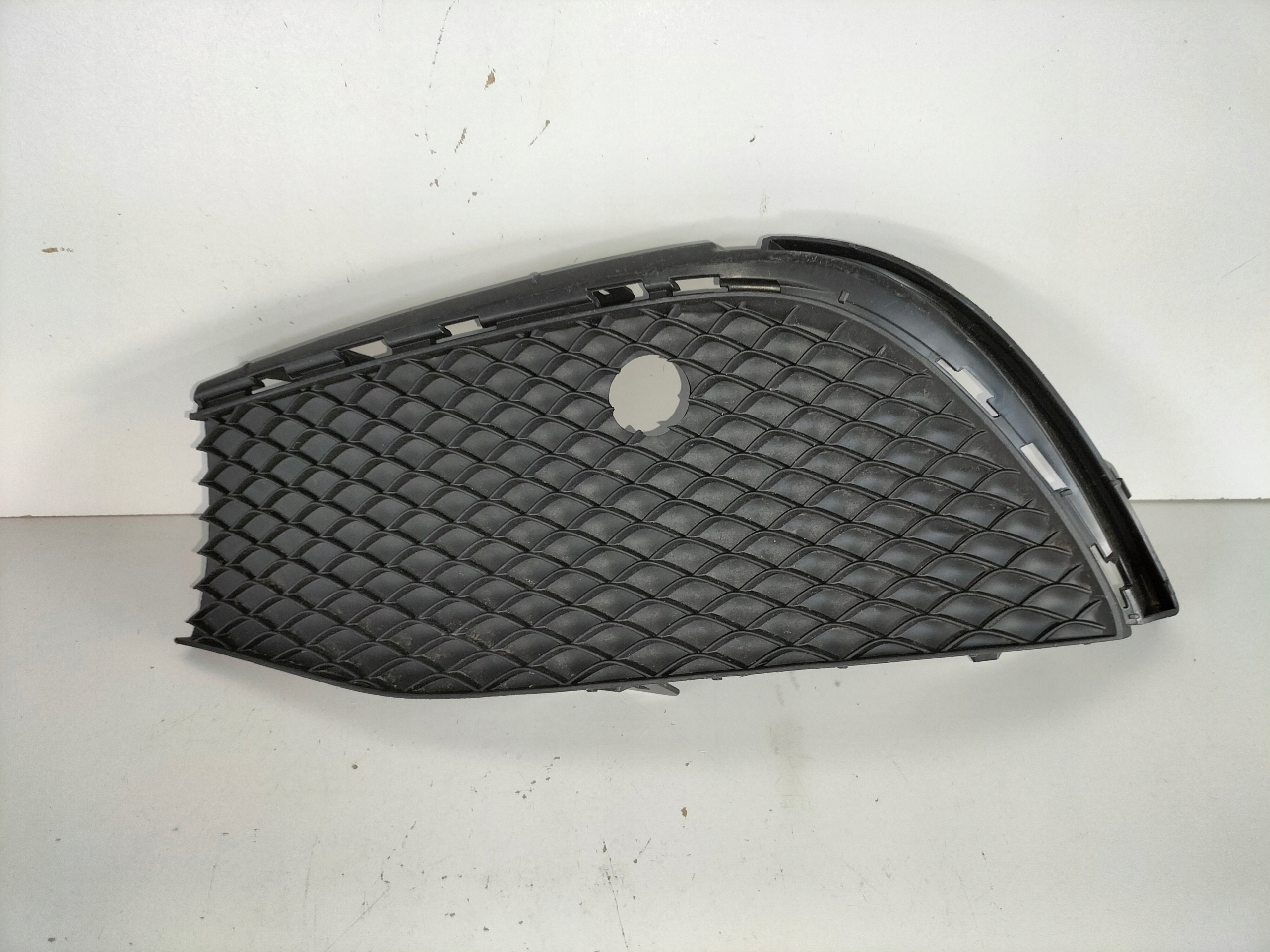 LAVA LISTA MRIEZKA MERCEDES E KLASA W213 LIFT 19-