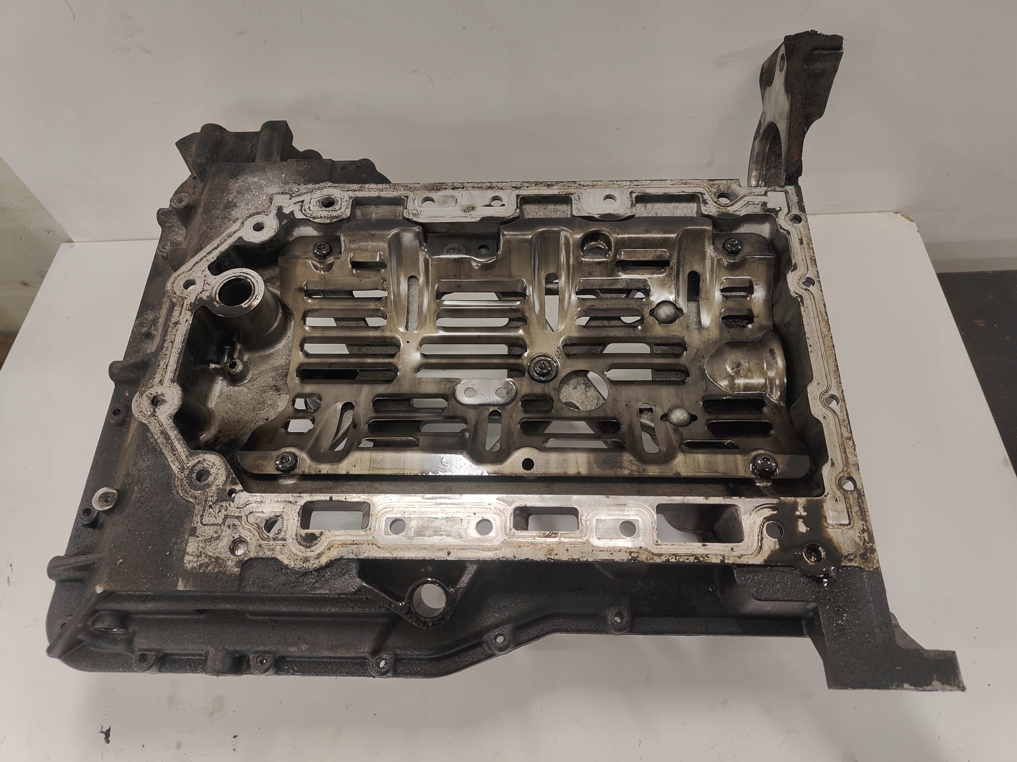 Jaguar 9X2Q-6U004-CB DRZIAK OLEJOVEJ VANE