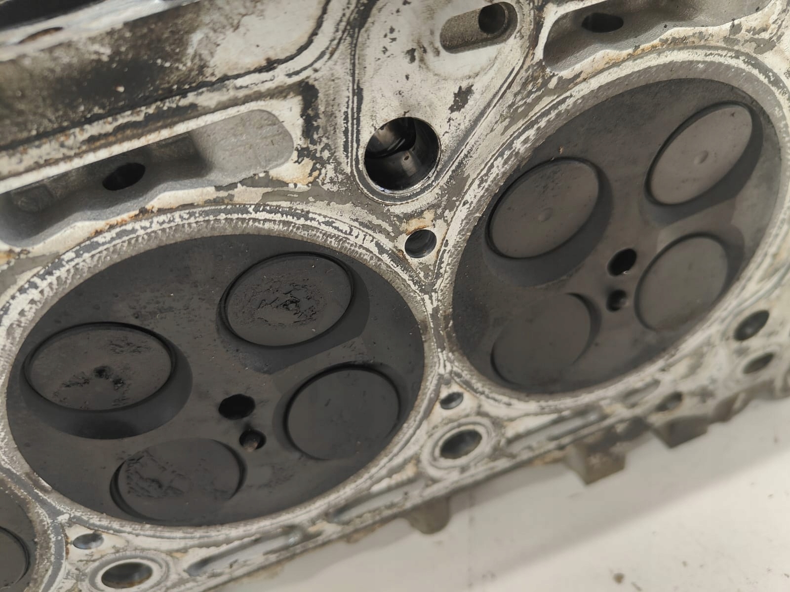 MERCEDES w204 w211 w209 2.2 diesel om646 A6460100820 HLAVA MOTORA VAČKY