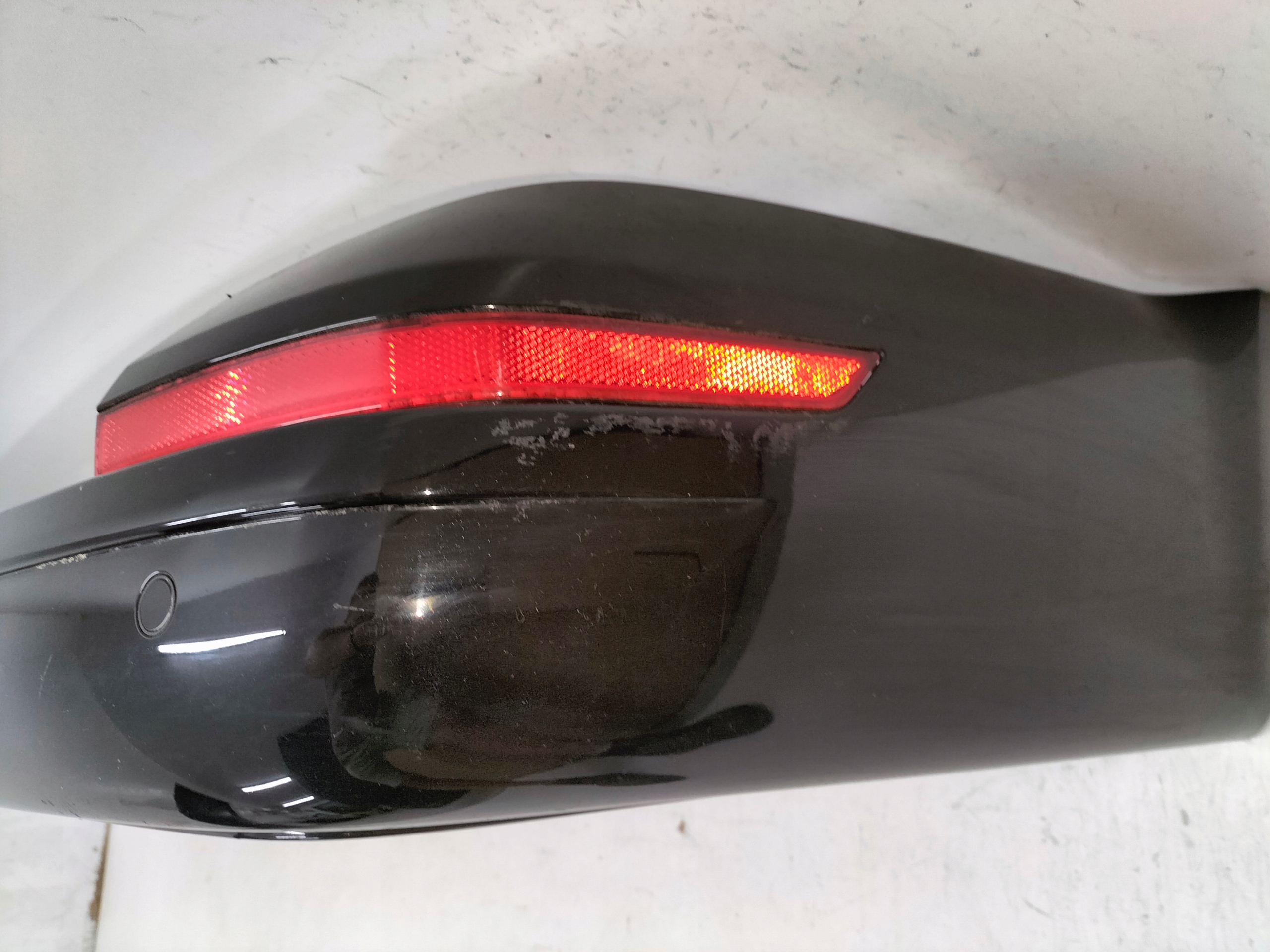 ZADNÝ NÁRAZNÍK VW T6 MULTIVAN 15-