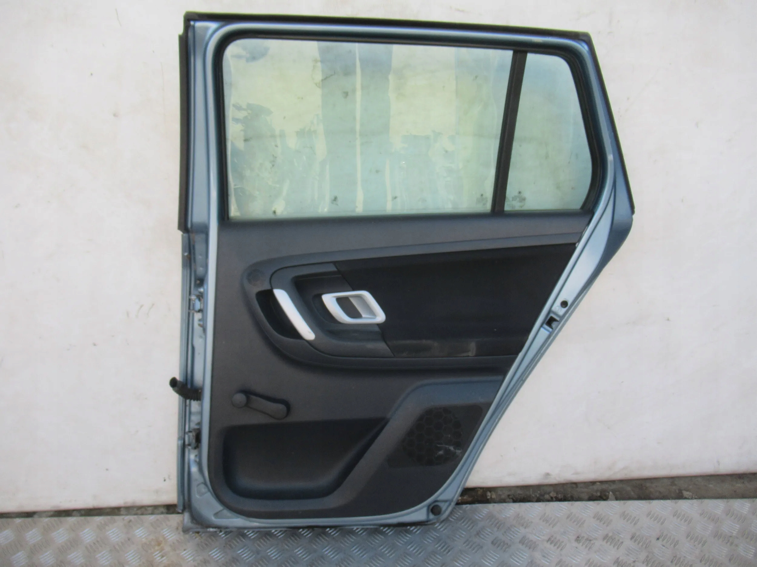 PRAVE ZADNE DVERE SKODA FABIA II 2 KOMBI