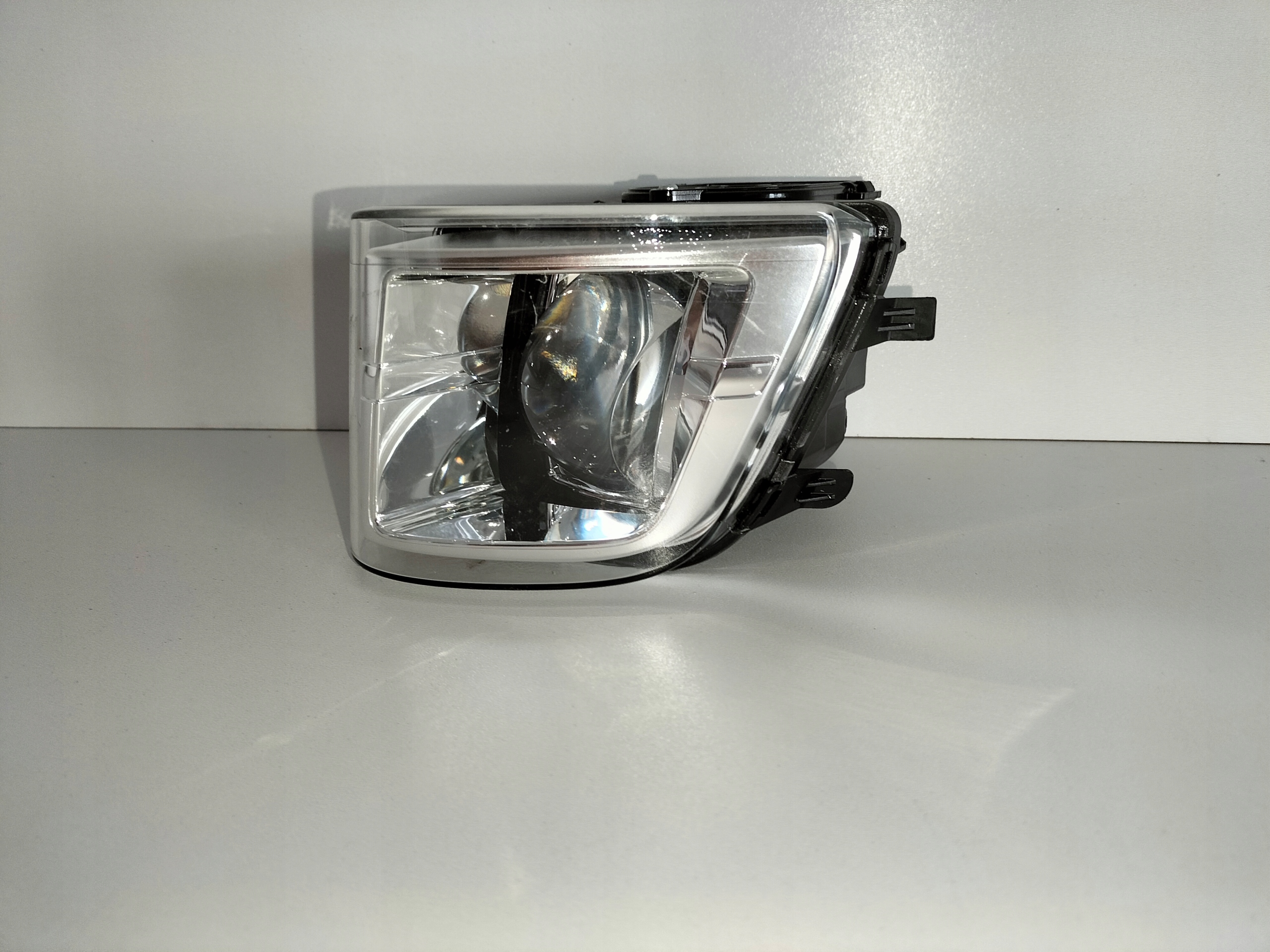 LAVA HMLOVKA BMW 7 F01 F02 LIFT 12- LED