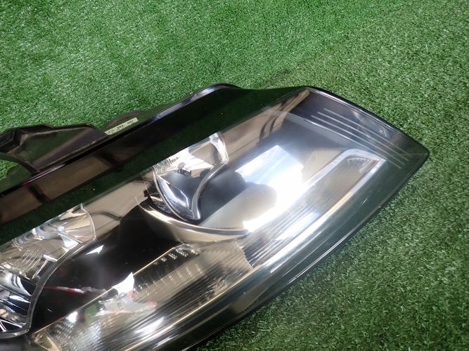 AUDI A3 8P LIFT 08-12 PRAVE PREDNE SVETLO