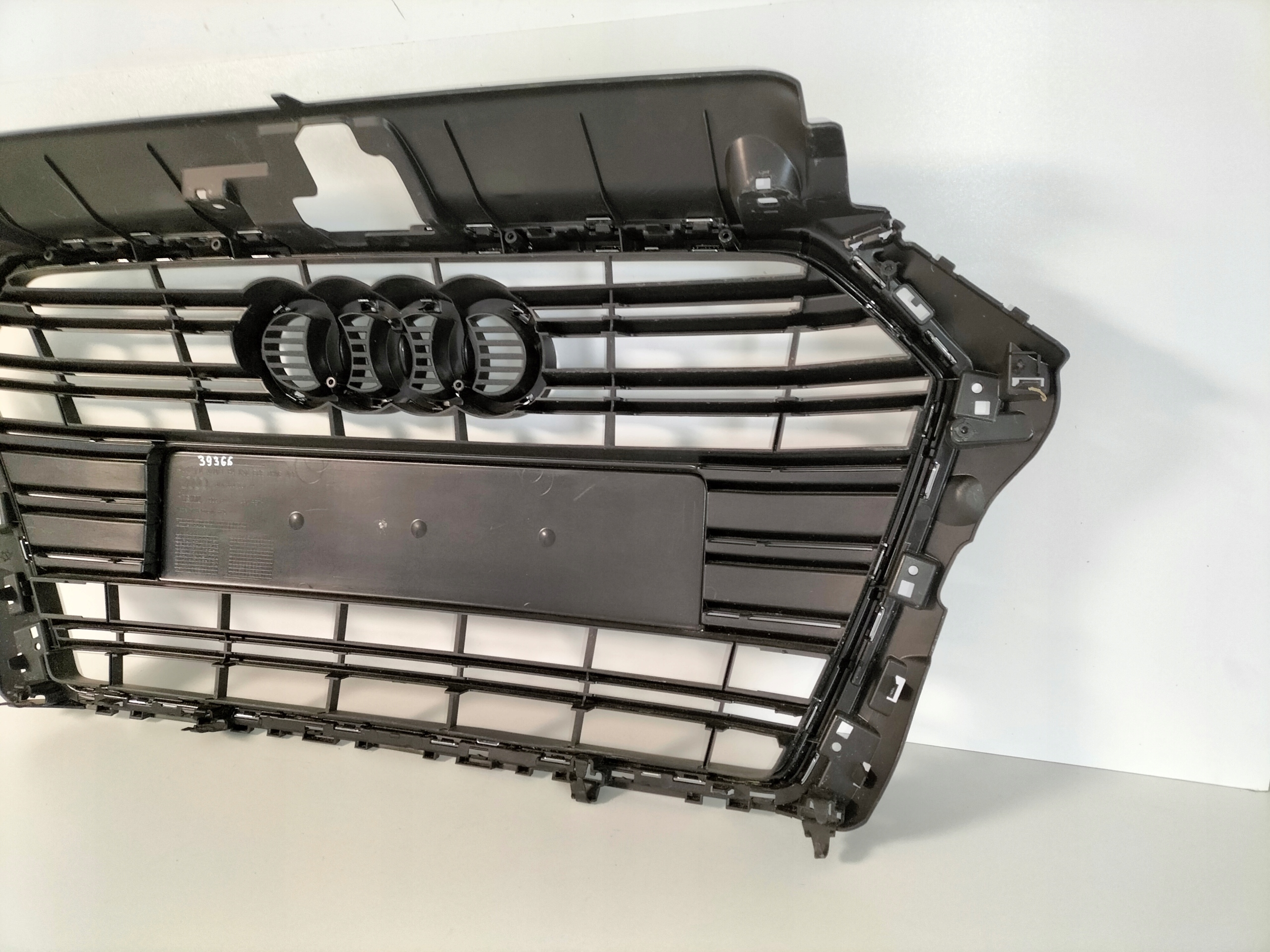 MRIEZKA LISTA AUDI A3 8V LIFT 16- HB