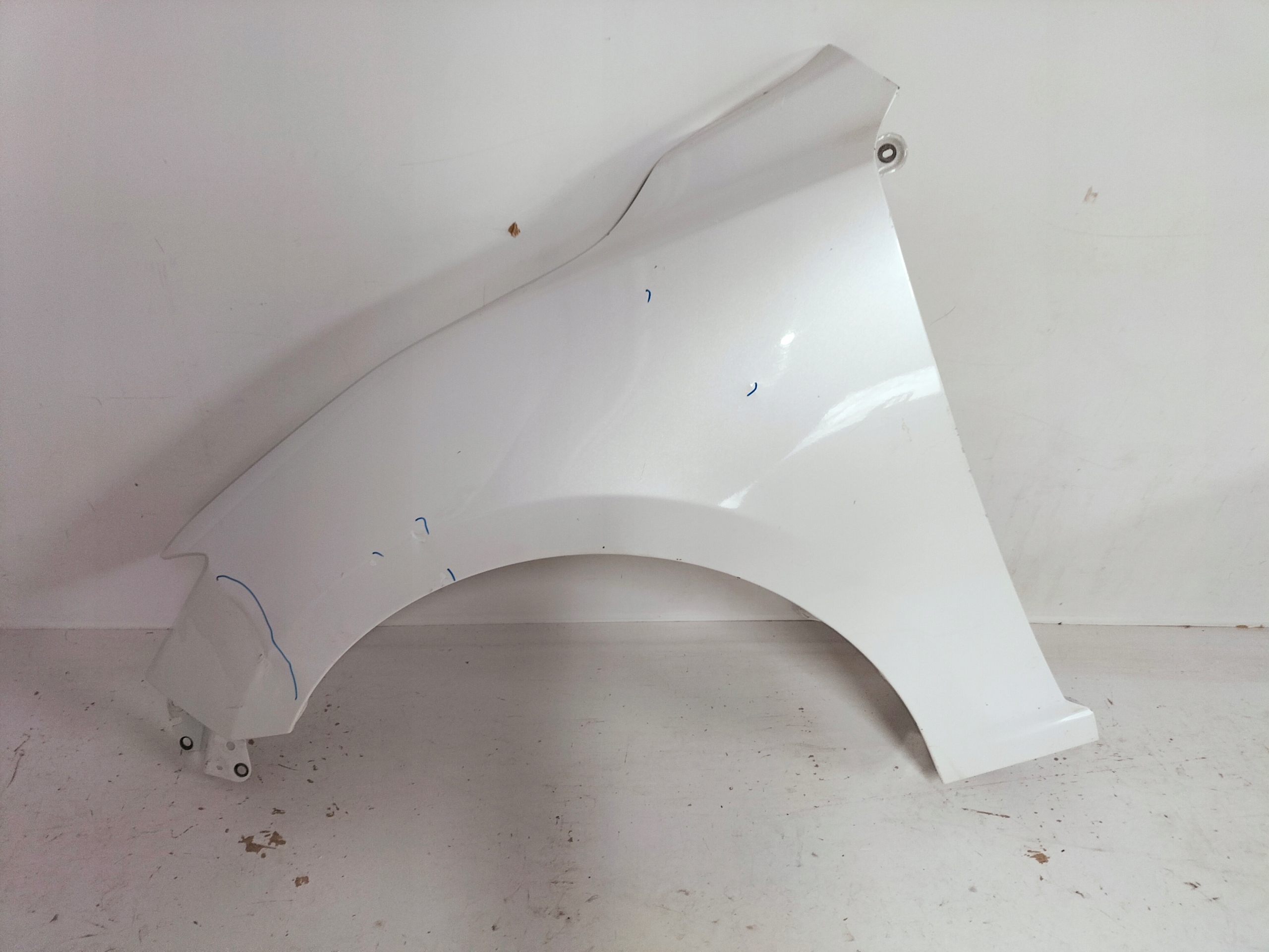 ĽAVÝ PREDNÝ BLATNÍK MAZDA 3 BM 13-