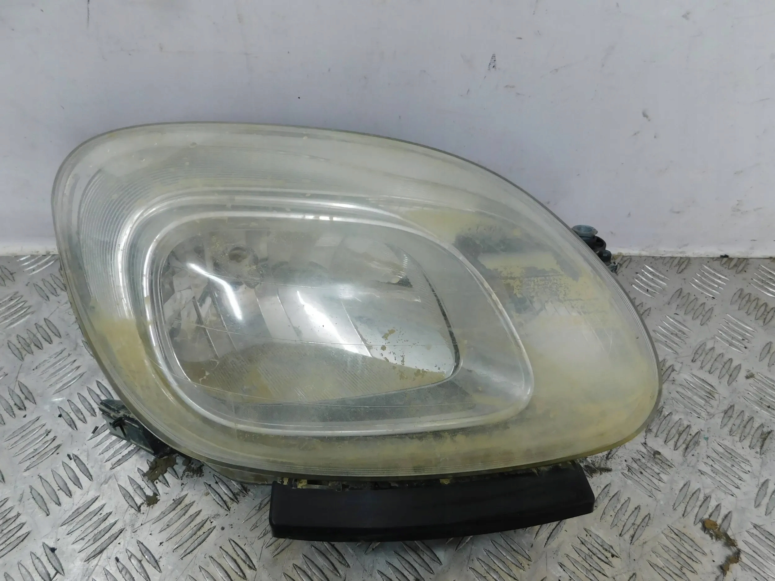 PRAVE PREDNE SVETLO FIAT PANDA III 3 11-