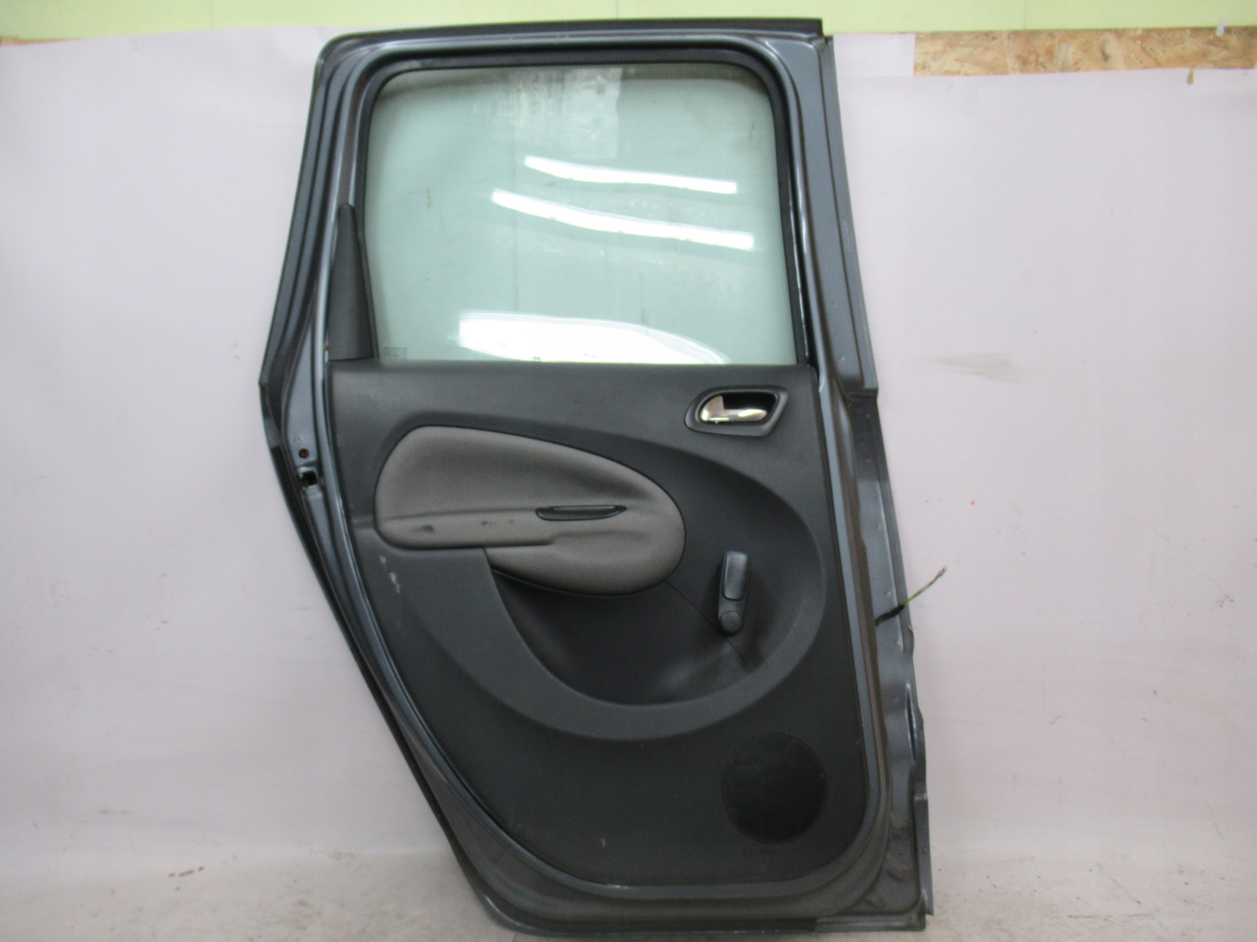 ĽAVÉ ZADNÉ DVERE CITROEN C3 PICASSO