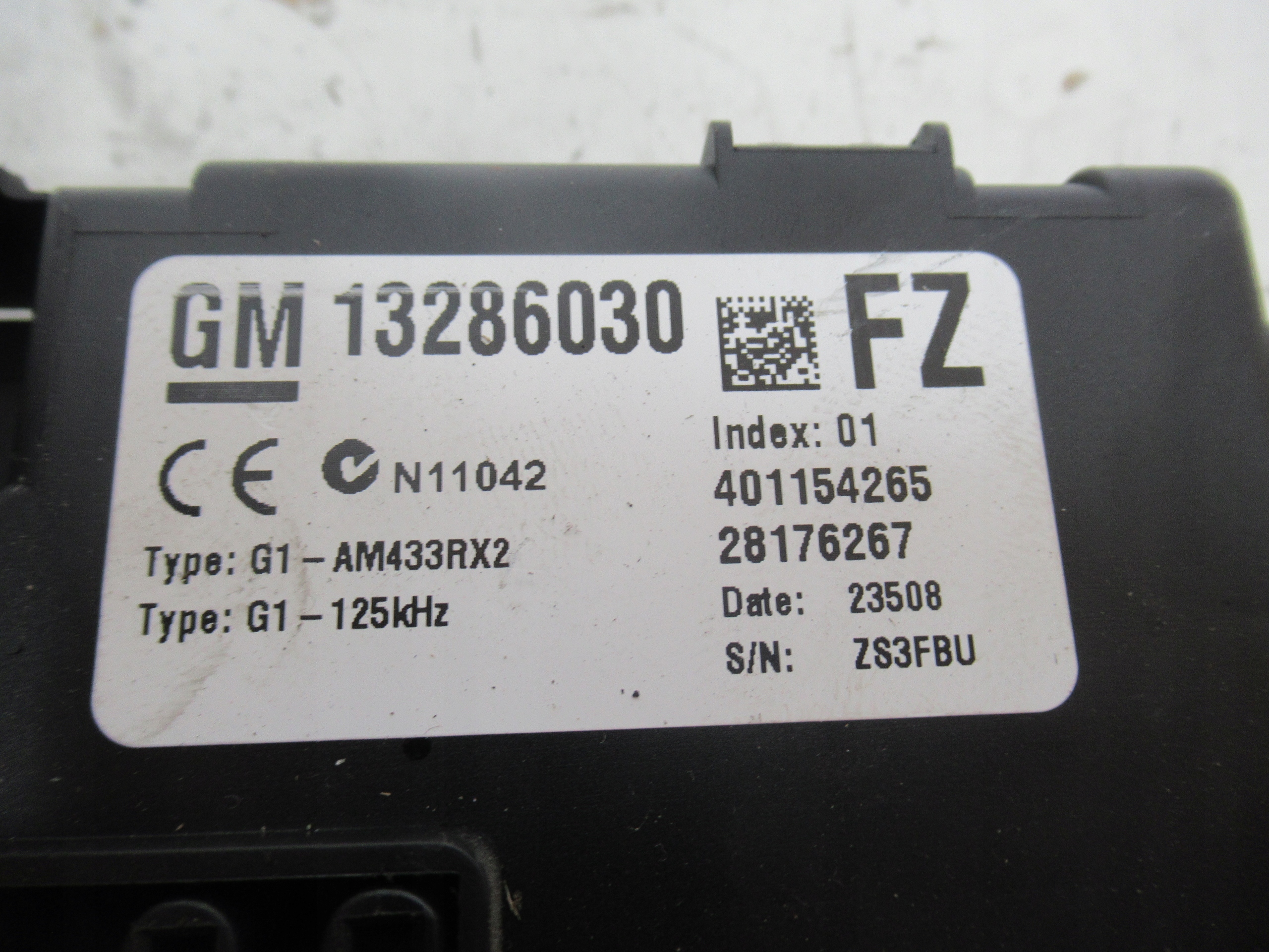 POISTKOVA SKRINKA 13286030 OPEL CORSA D