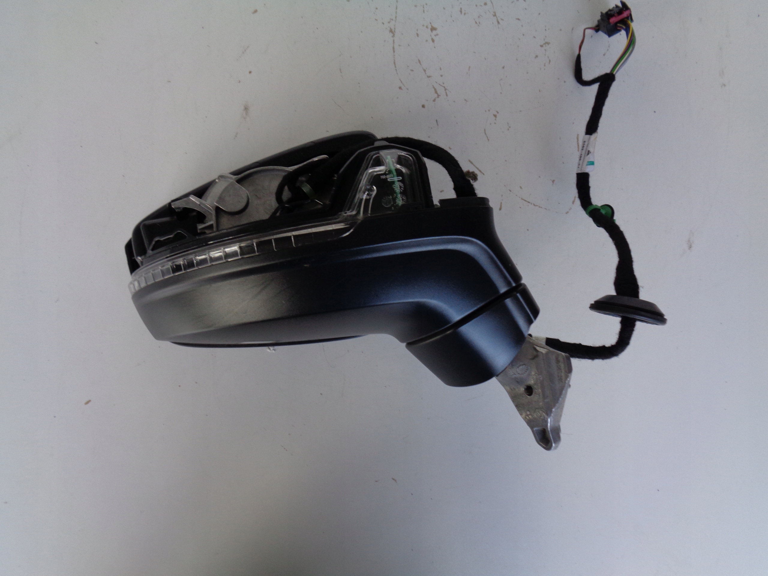 PRAVE ZRKADLO VW TIGUAN 5NA 16- 15 PIN