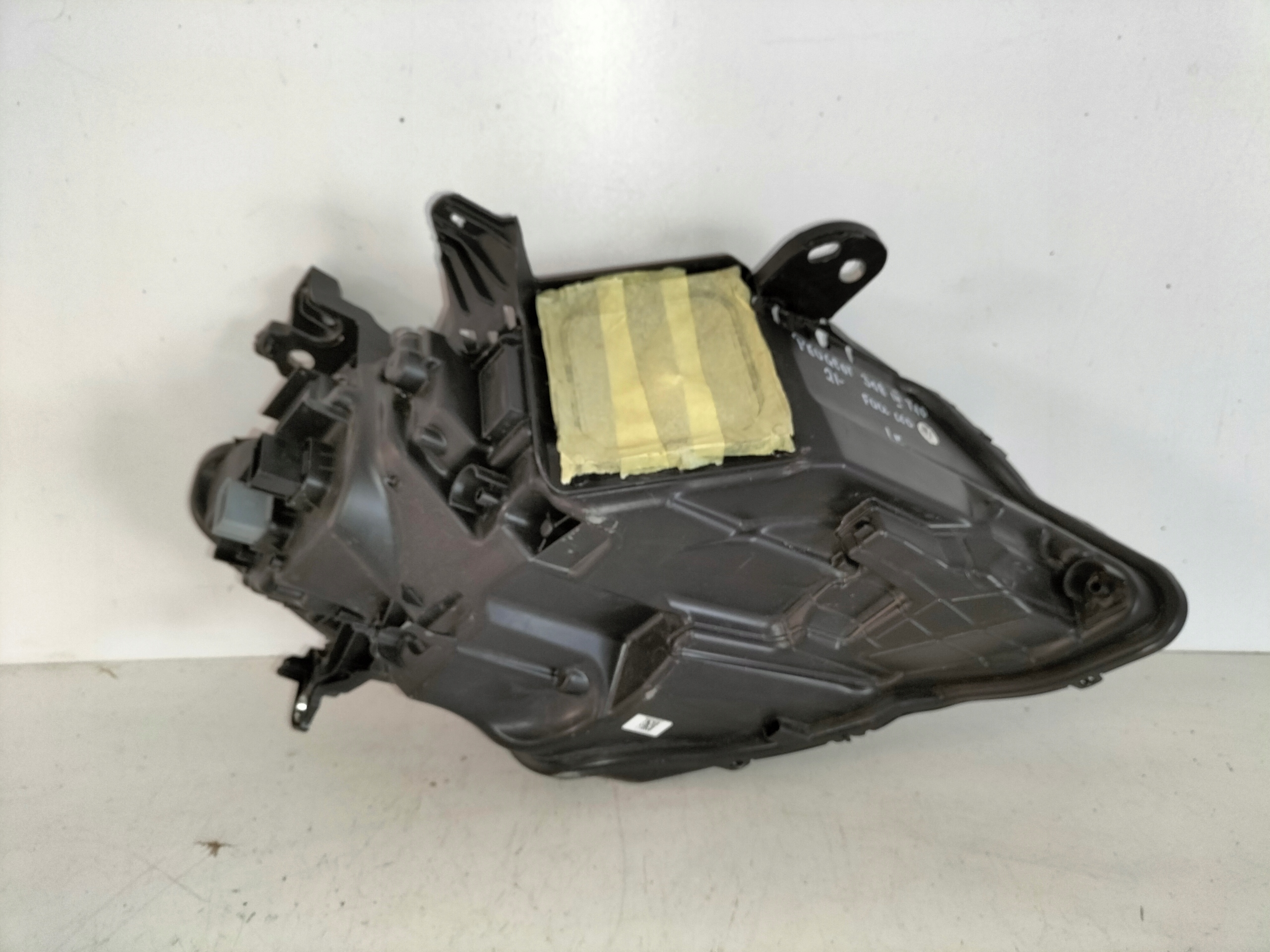 LAVE PREDNE SVETLO PEUGEOT 308 III T10 21- FULL LED