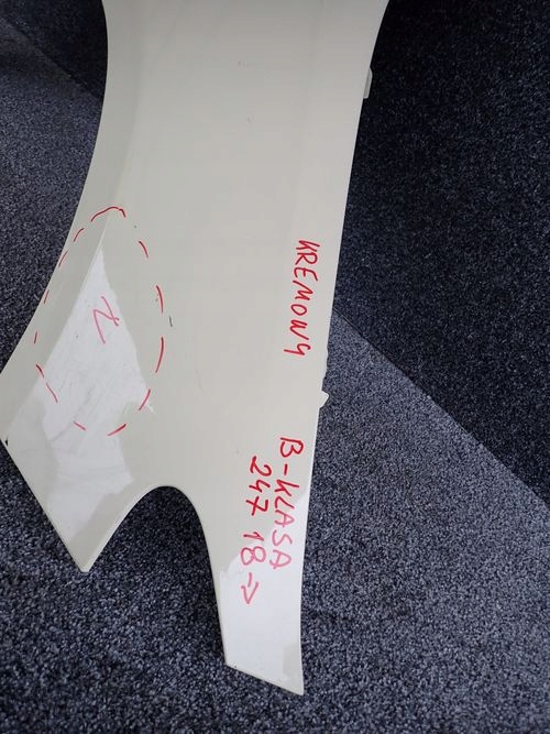 MERCEDES W247 247 B-KLASA 18- PRAVY PREDNY BLATNIK