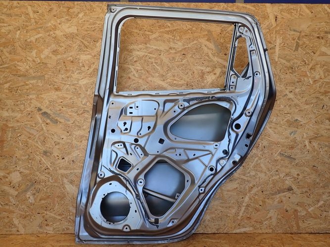 SUZUKI SWIFT MK8 VIII 17- PRAVE ZADNE DVERE