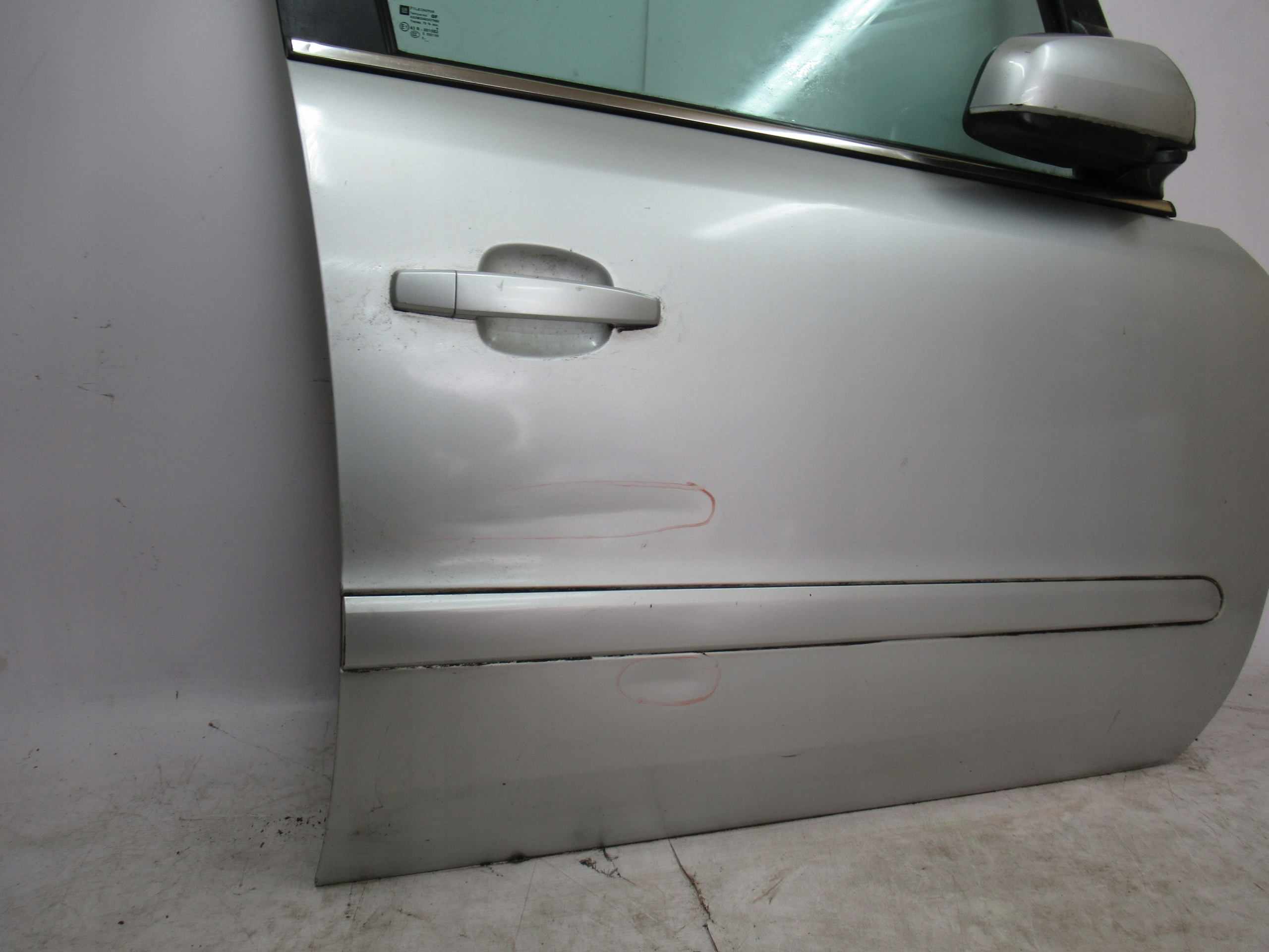 PRAVÉ PREDNÉ DVERE OPEL ZAFIRA B