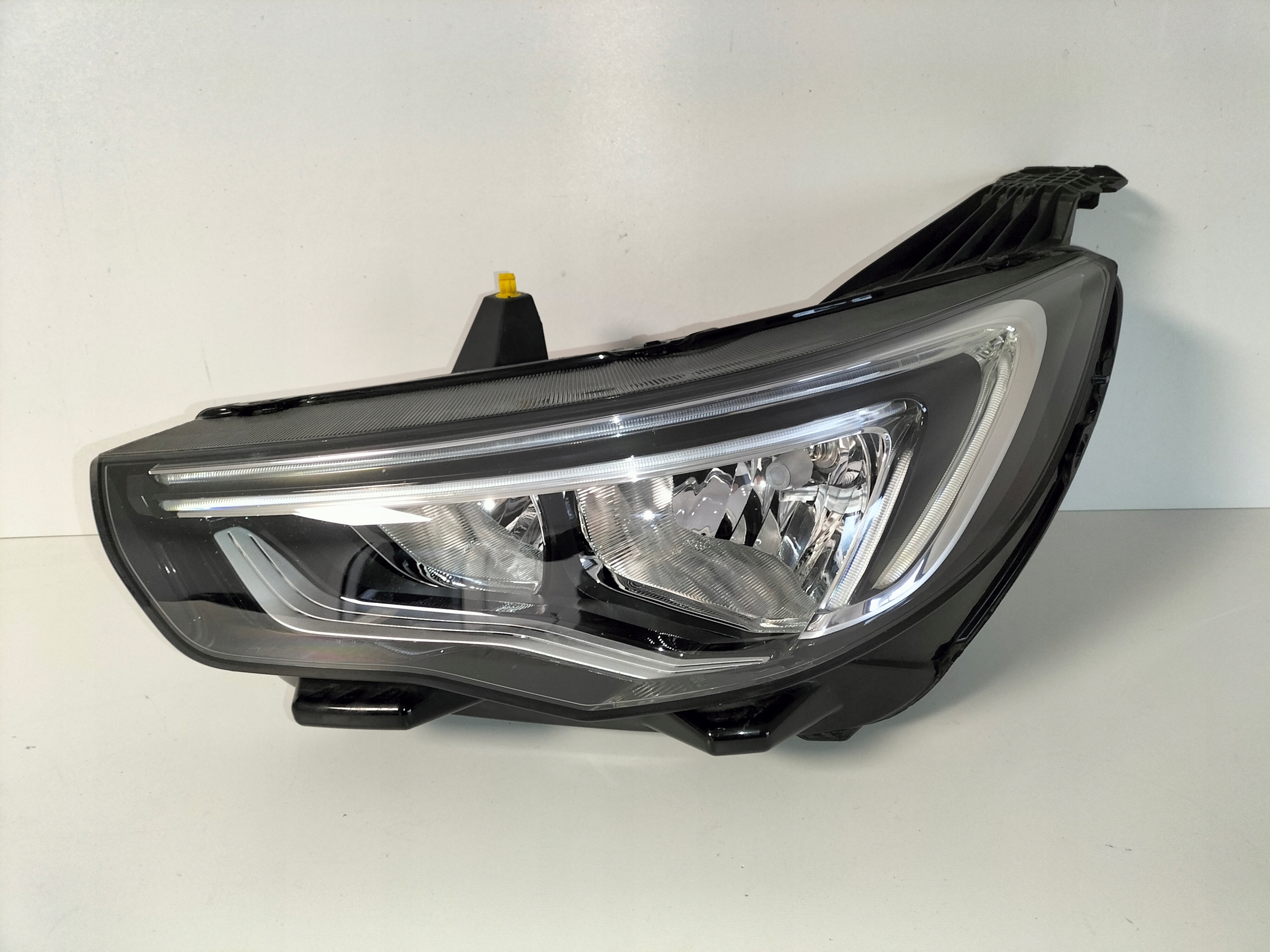 LAVE PREDNE SVETLO OPEL GRANDLAND X 17-21