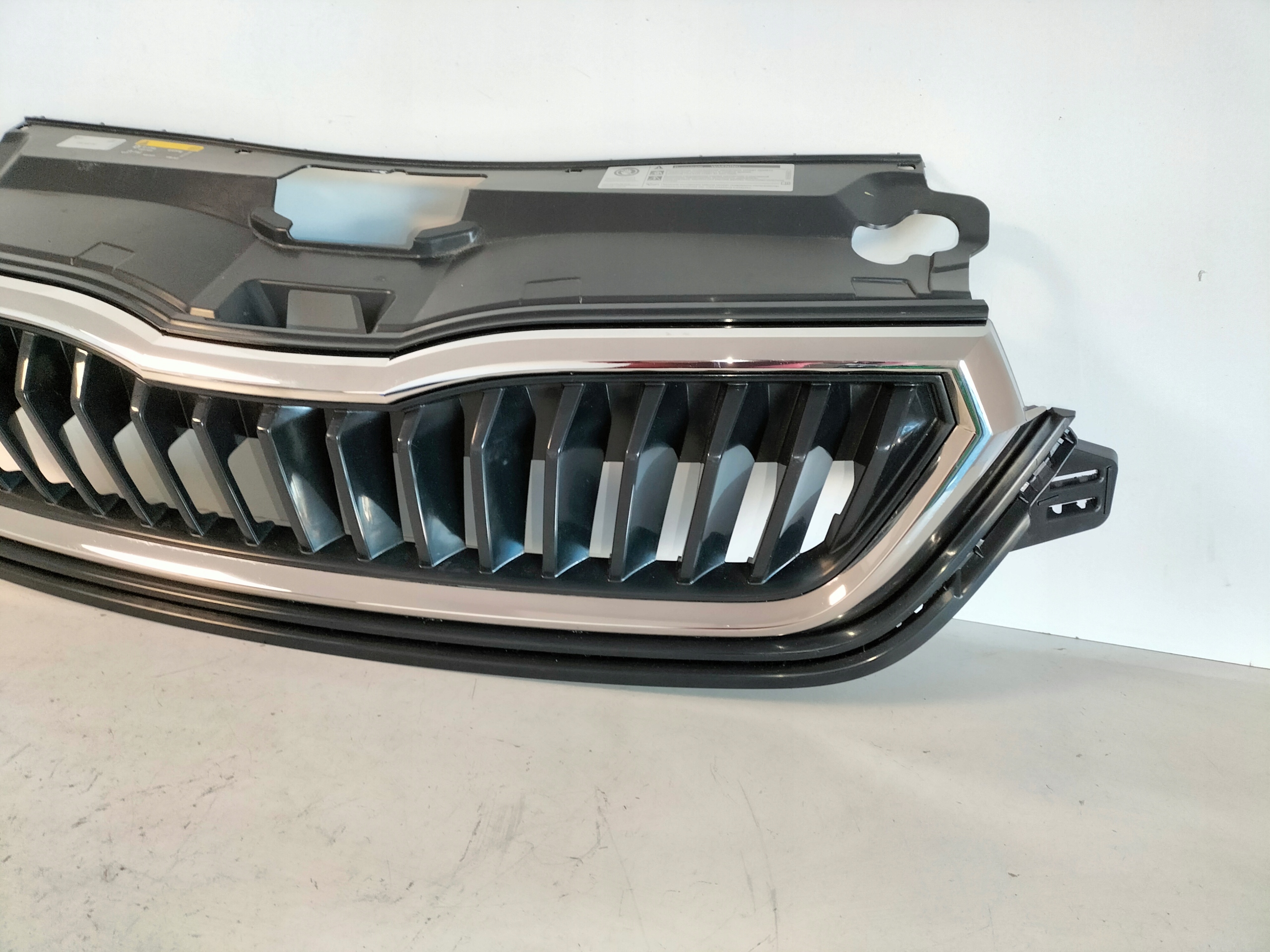 MRIEZKA LISTA SKODA RAPID LIFT II 20-
