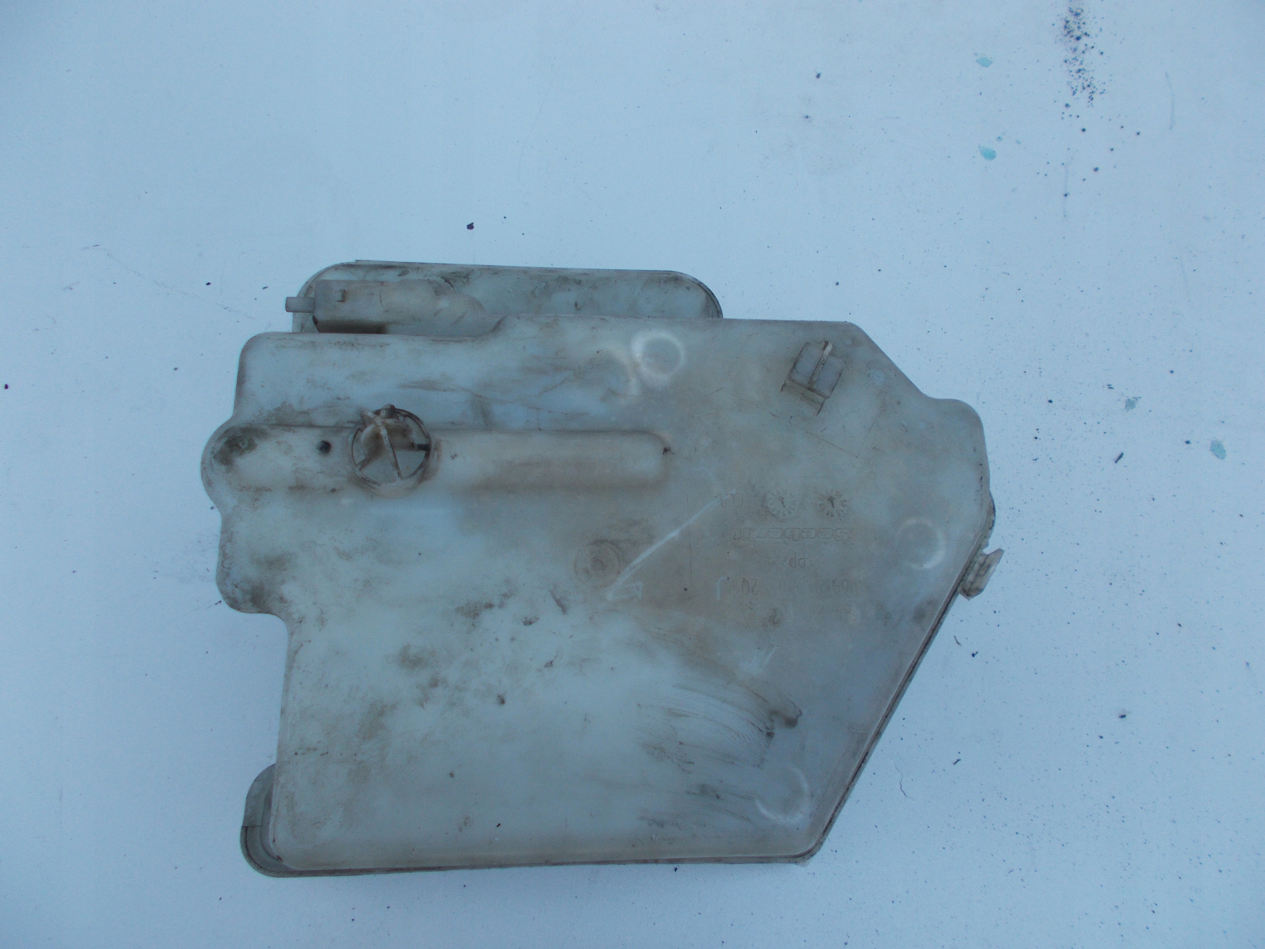 NÁDOBKA OSTREKOVAČOV MERCEDES B KLASA W245