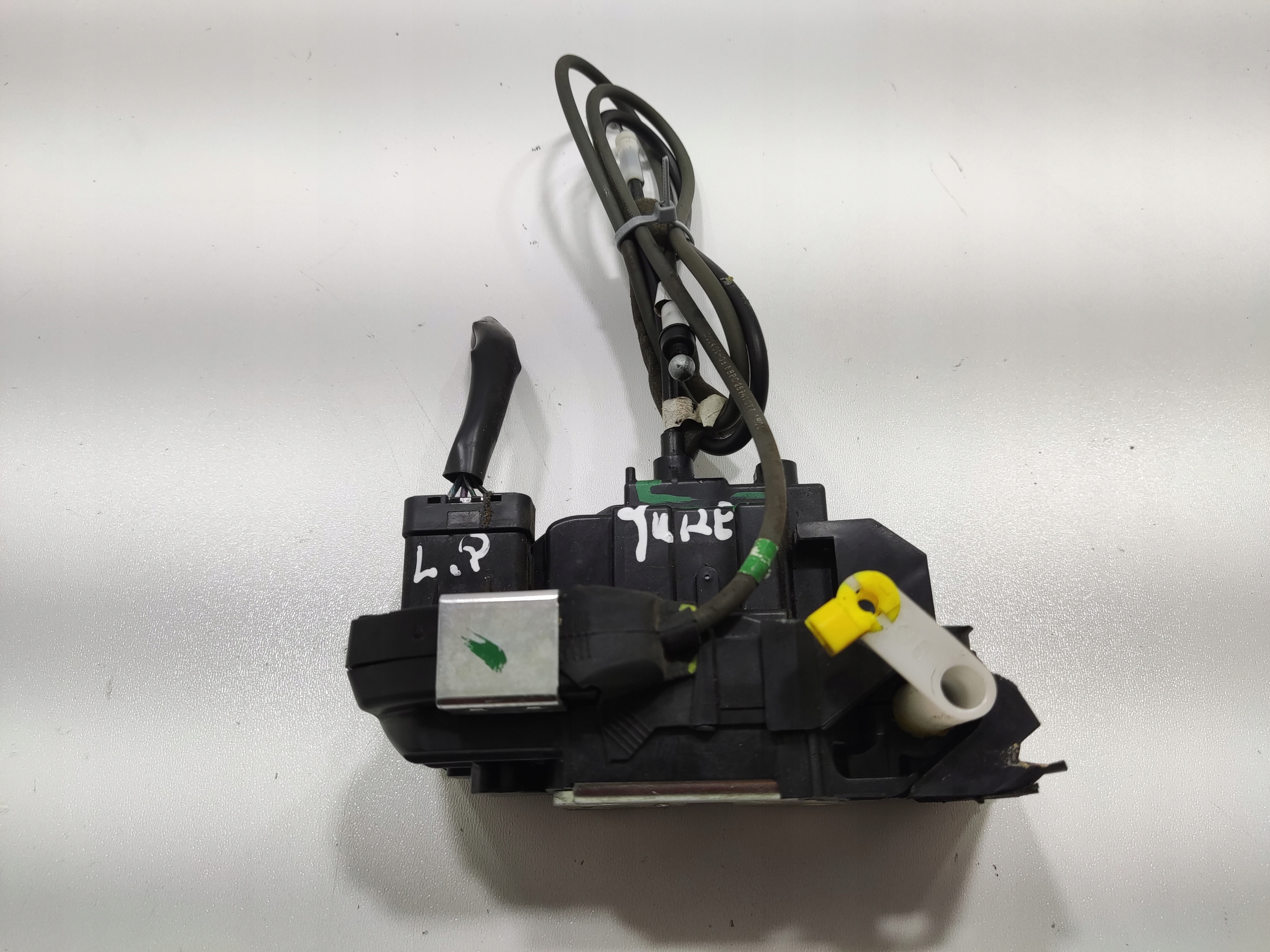 ZAMOK LAVYCH PREDNYCH DVERI NISSAN JUKE I F15 2014-2019 LIFT 6 PIN