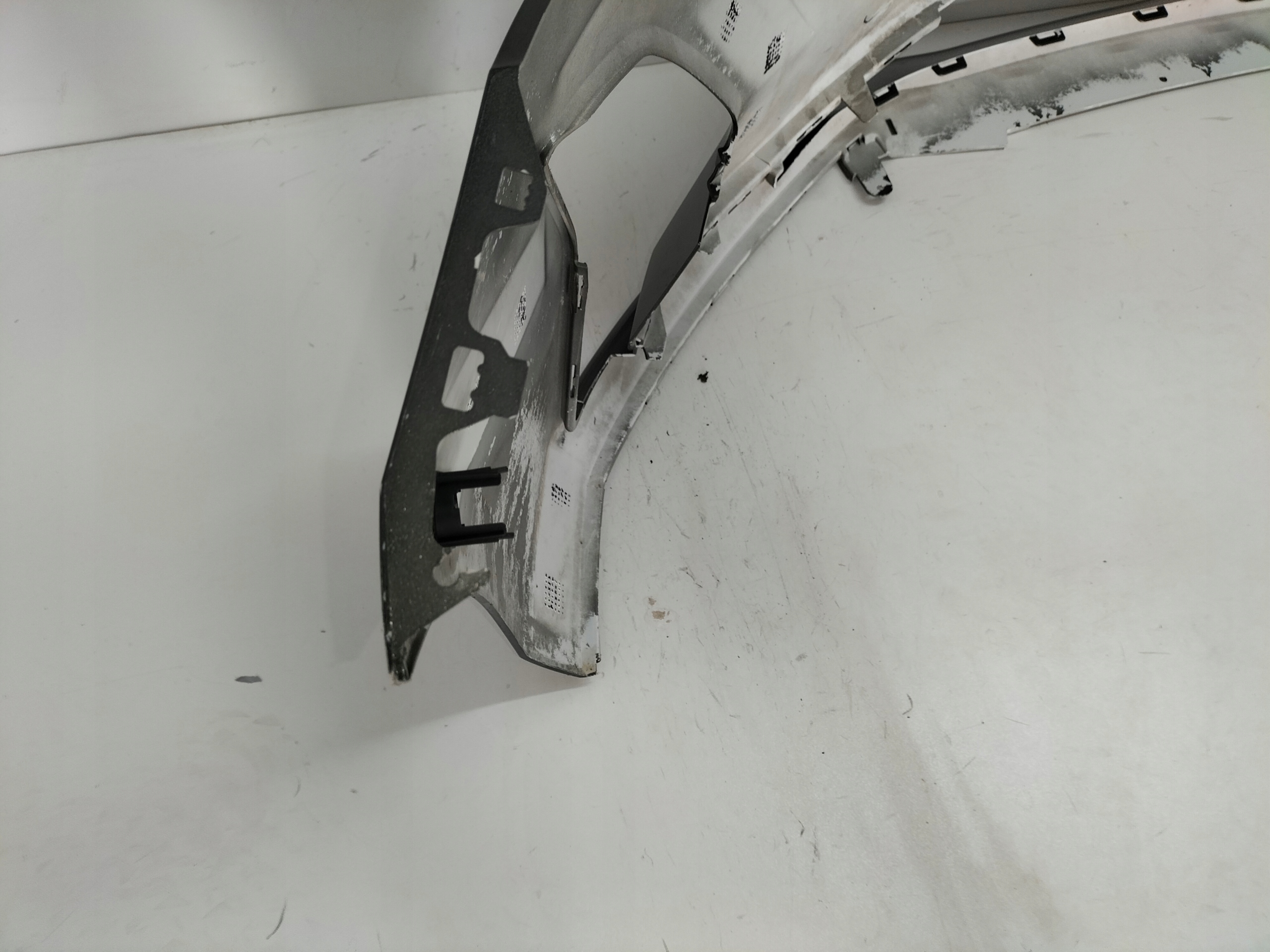 PREDNÝ NÁRAZNÍK FORD FOCUS MK4 18-