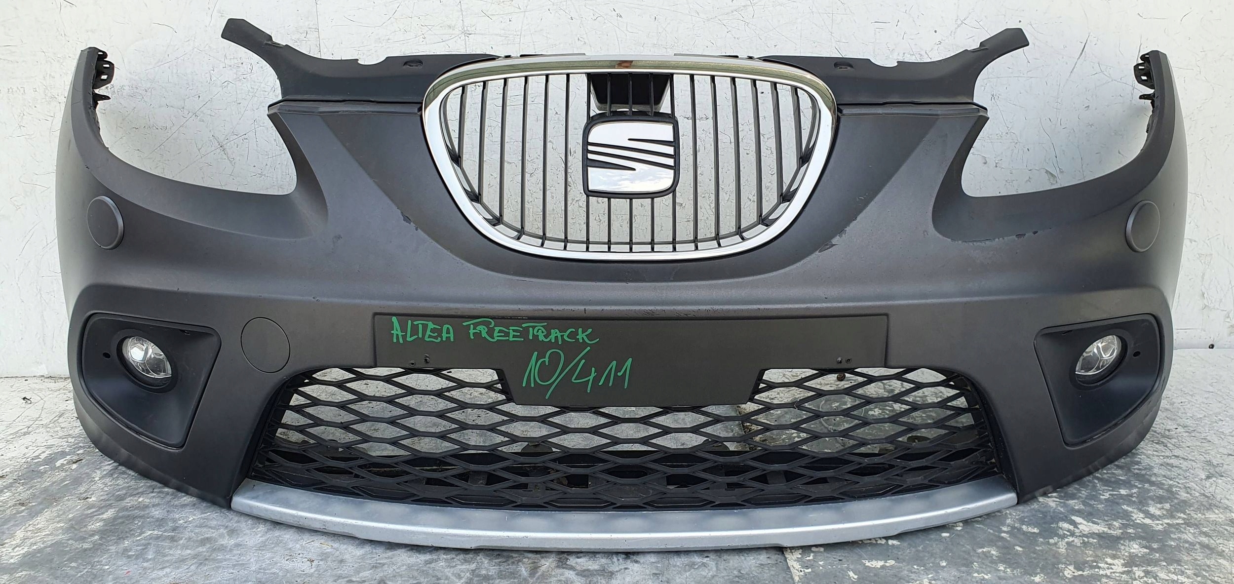 SEAT ALTEA FREETRACK PREDNÝ NÁRAZNÍK 5P8807217