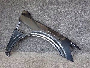 AUDI Q8 E-TRON PRAVY PREDNY BLATNIK AUDI Q8 E-TRON PRAVY PREDNY BLATNIK